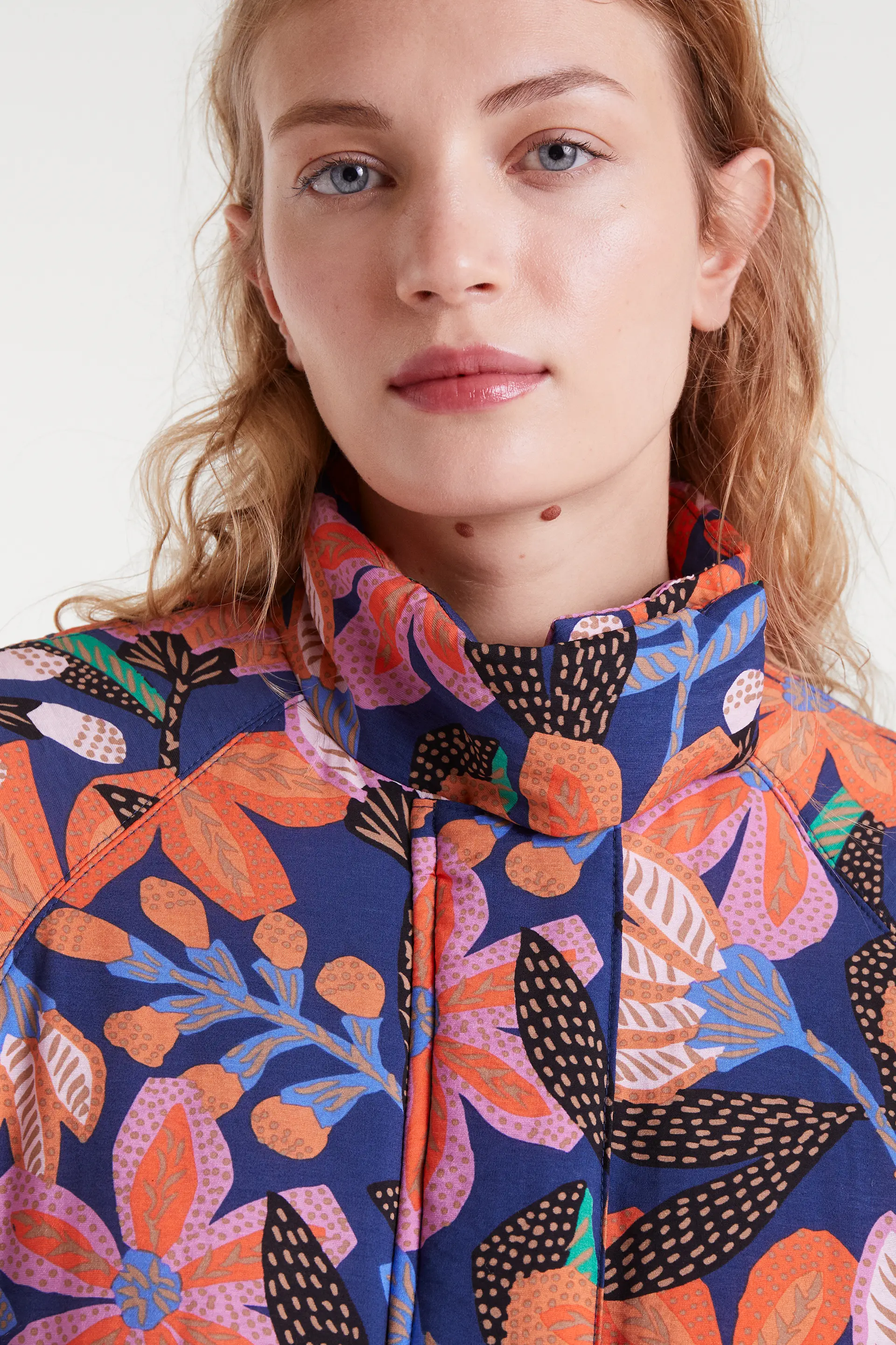 Abrigo con estampado Tigerlily - Image 4