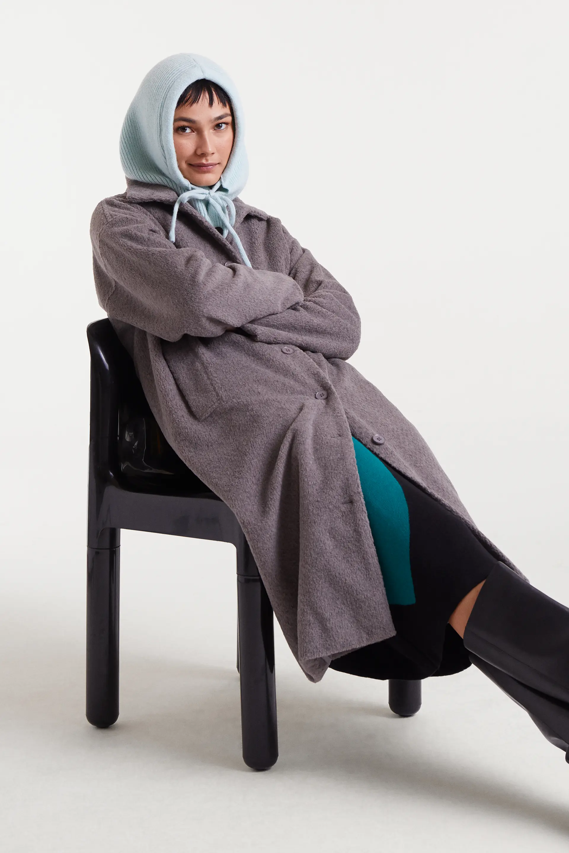 Abrigo cuello alto gris - Image 4