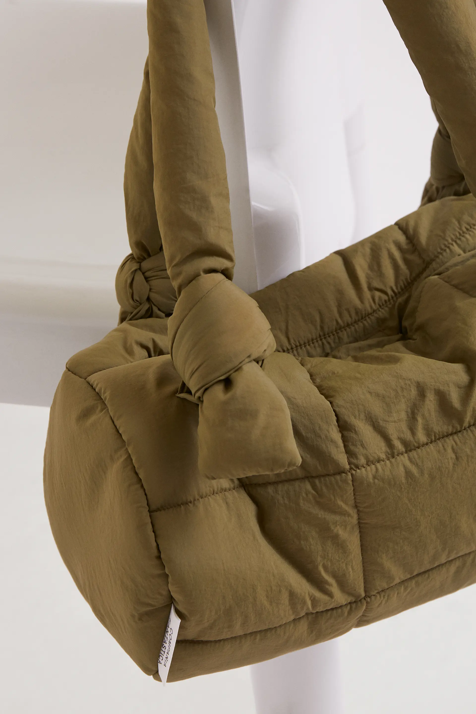Bolso de hombro acolchado verde - Image 3