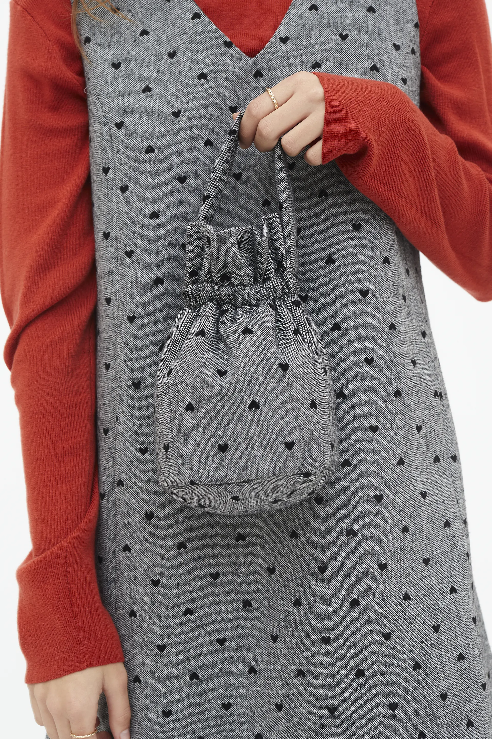 Bolso de mano tweed con estampado de corazones negro