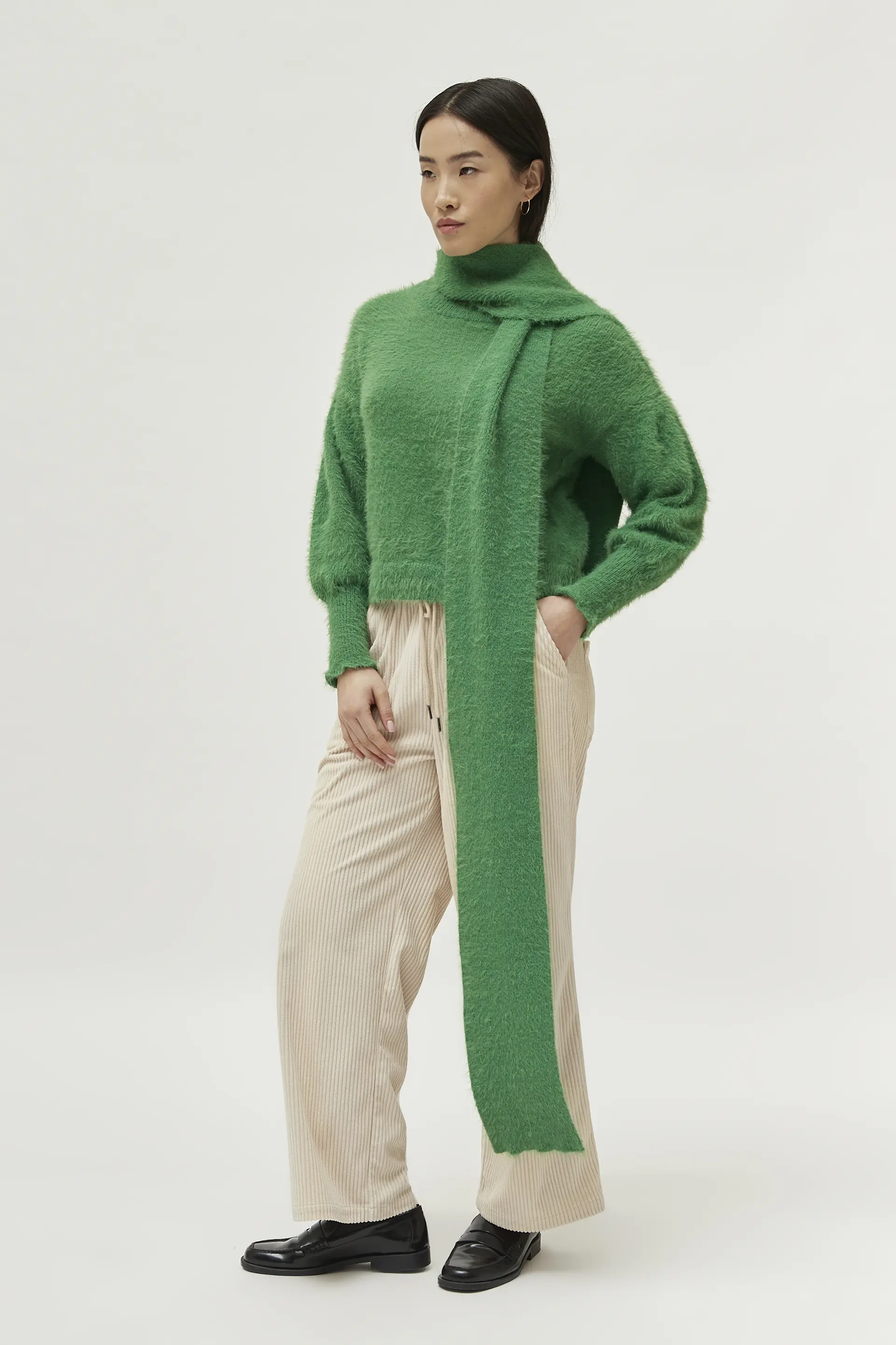 Bufanda de punto con textura verde - Image 2