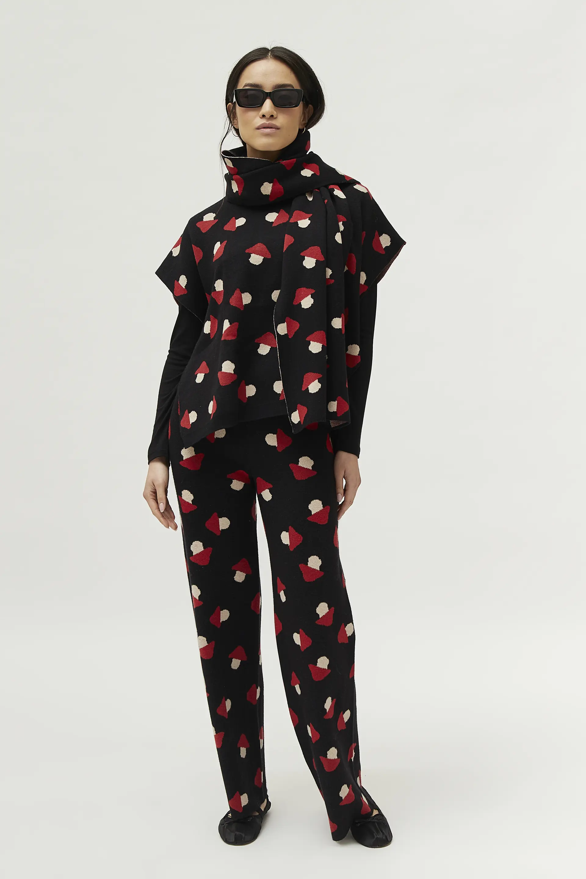 Bufanda de punto jacquard estampado de setas negro - Image 2
