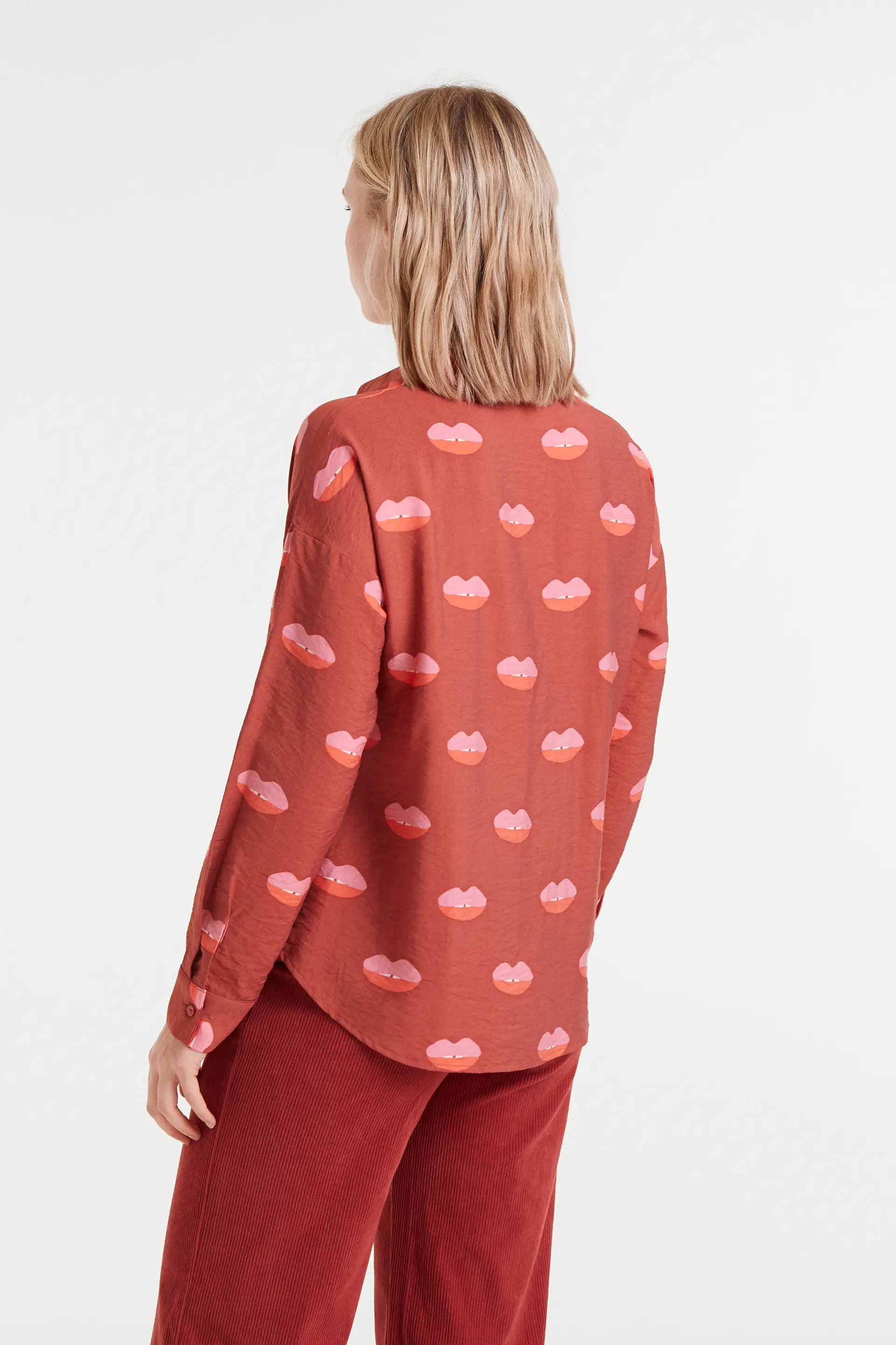 Camisa crepé ligero con estampado lips - Image 3
