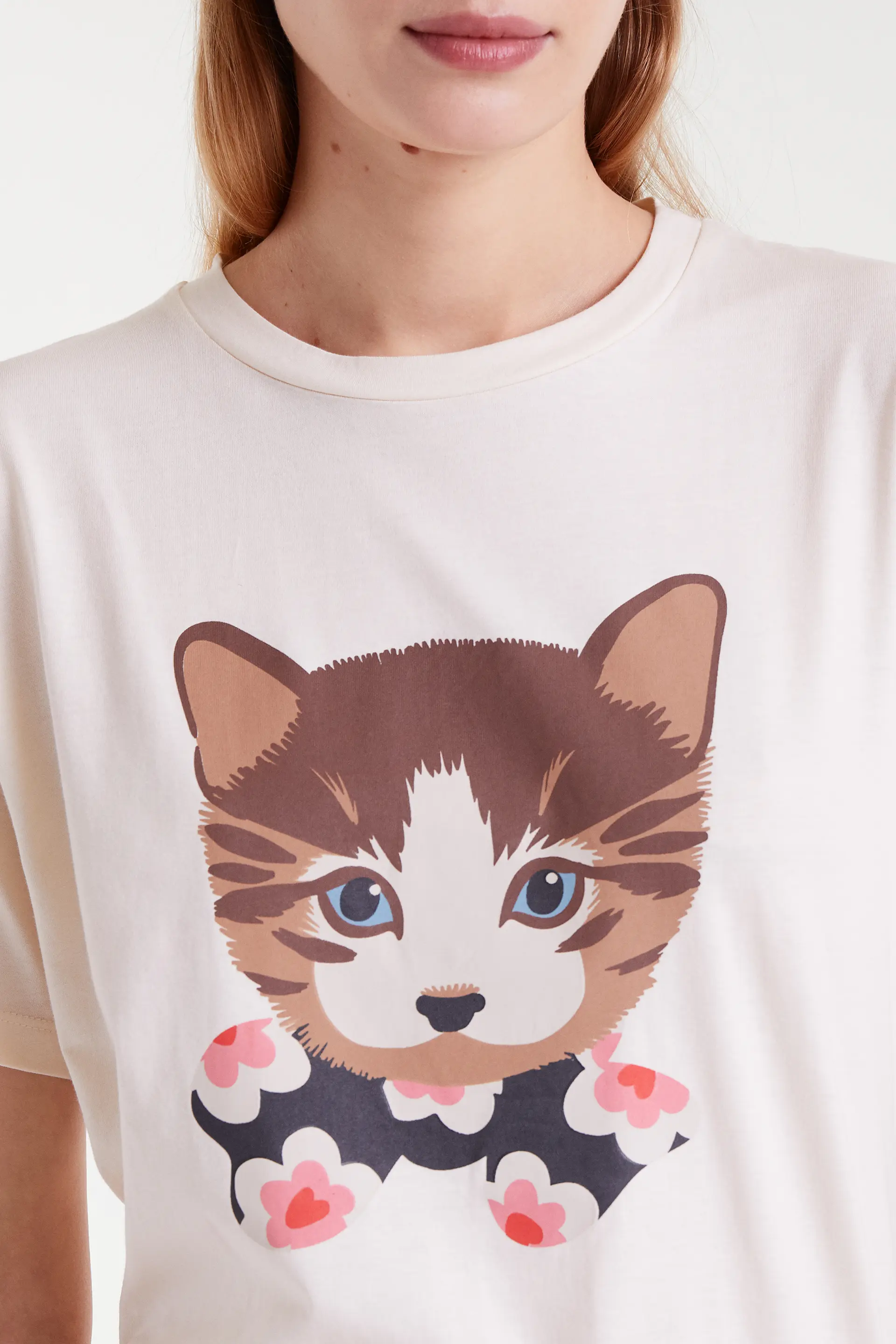 Camiseta 100% algodón con estampado de gatito - Image 4