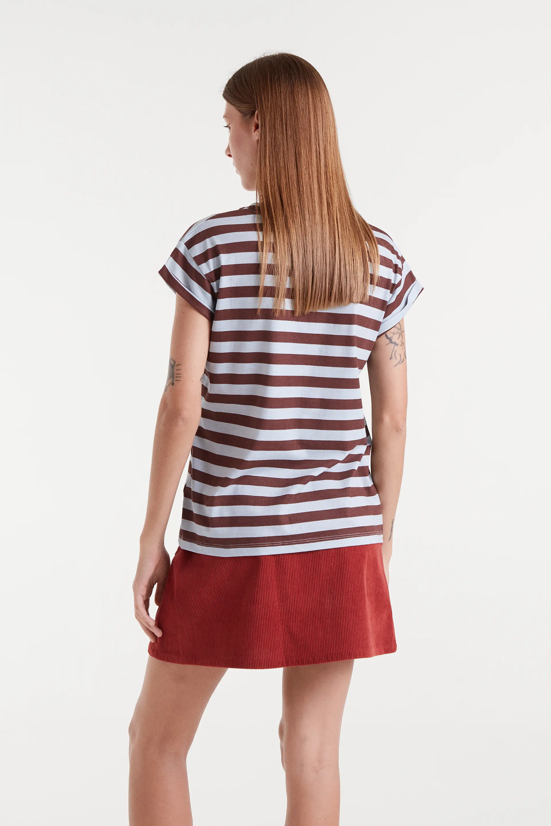 Camiseta 100% algodón con estampado de rayas marrón y bordado de luna - Image 3