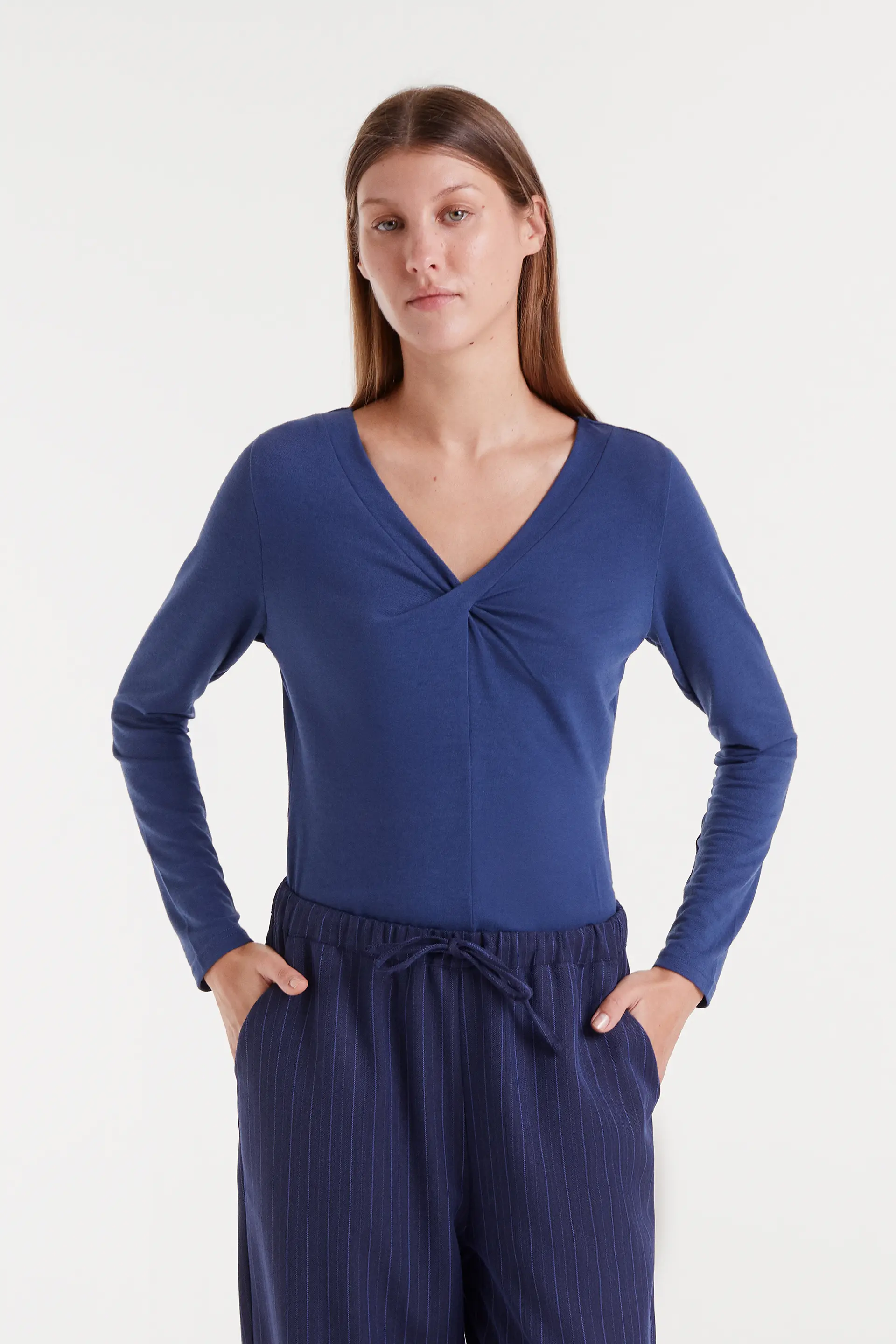 Camiseta anudada azul