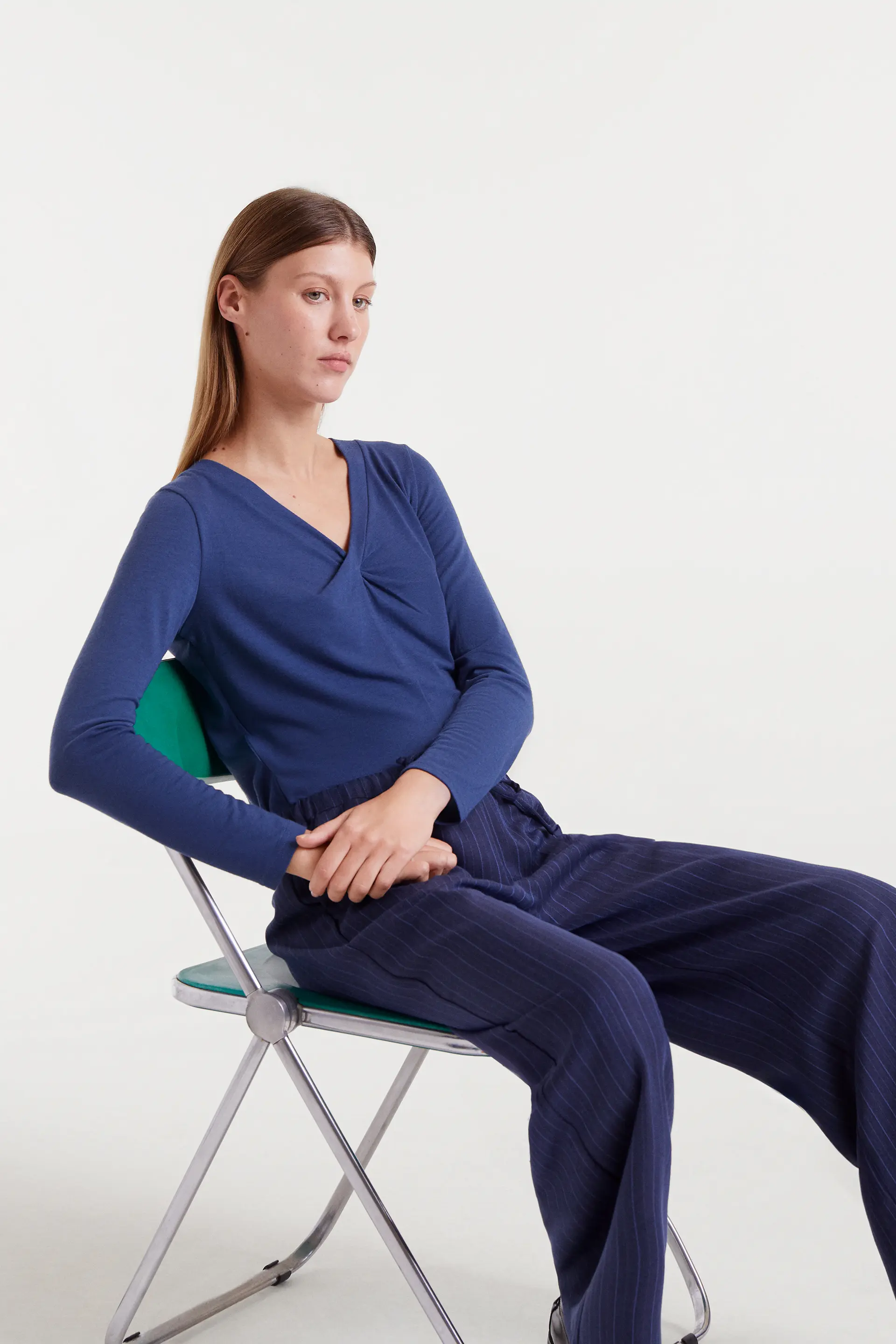 Camiseta anudada azul - Image 6