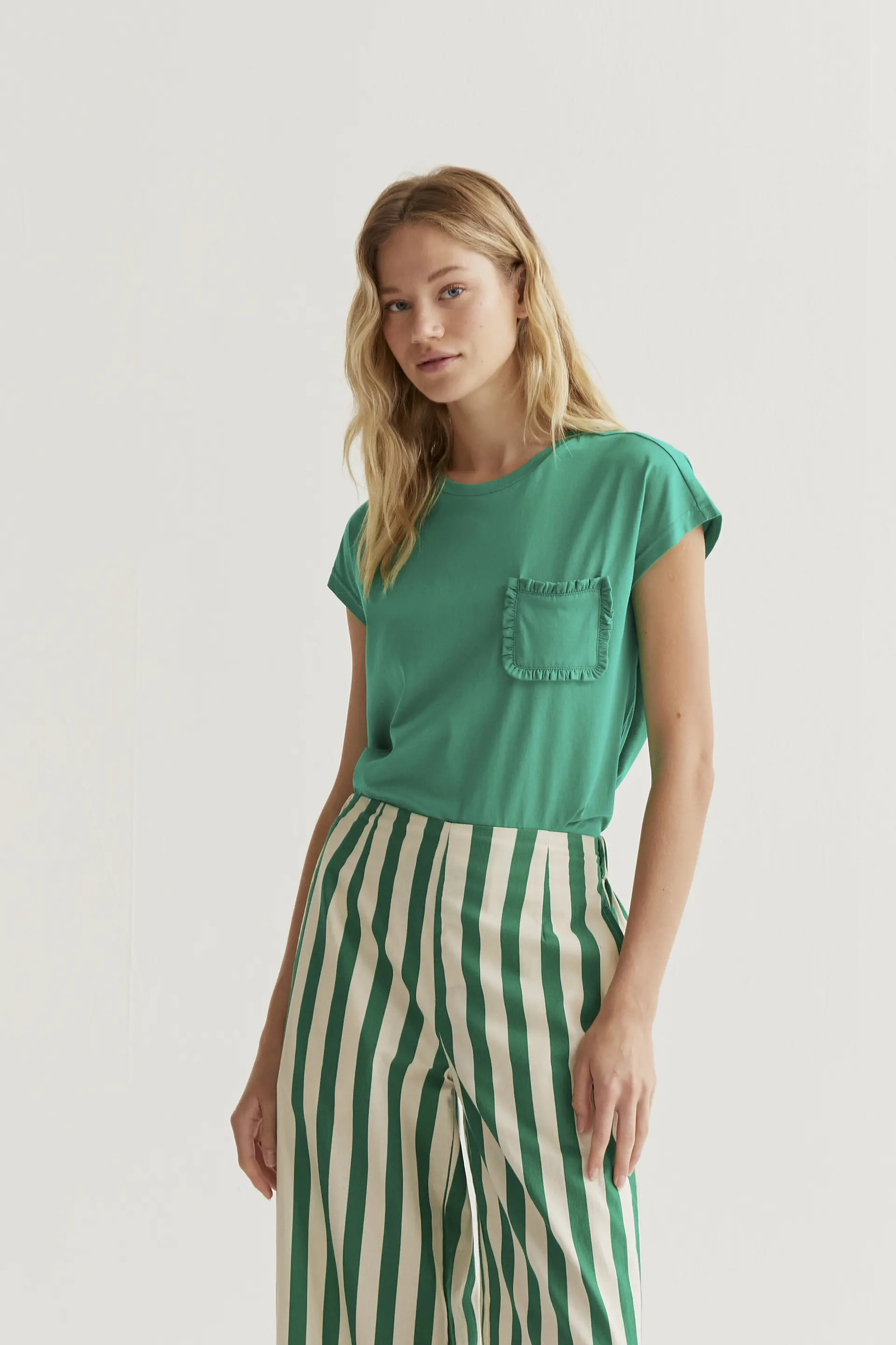 Camiseta básica 100% algodón verde