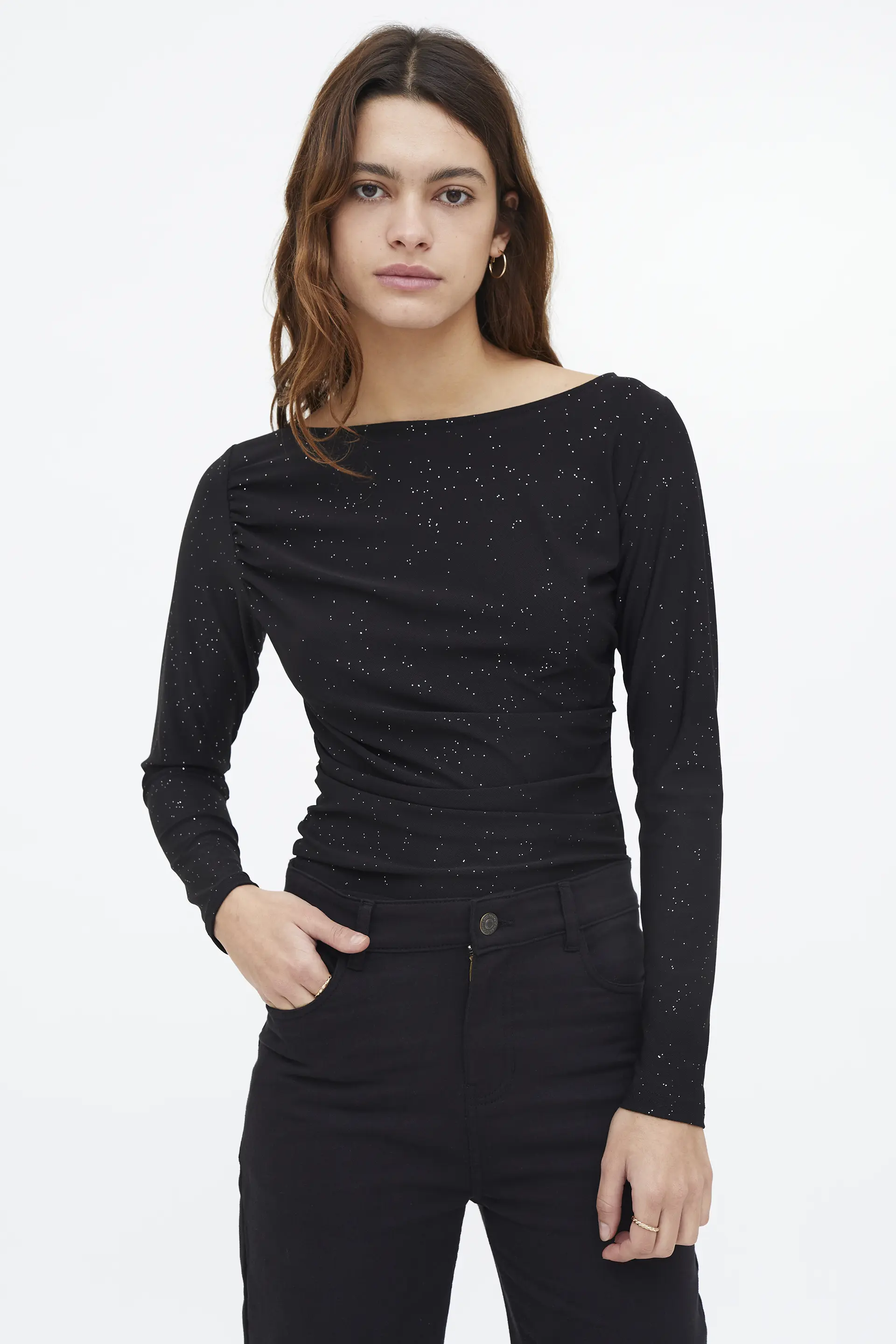 Camiseta cuello barco negro