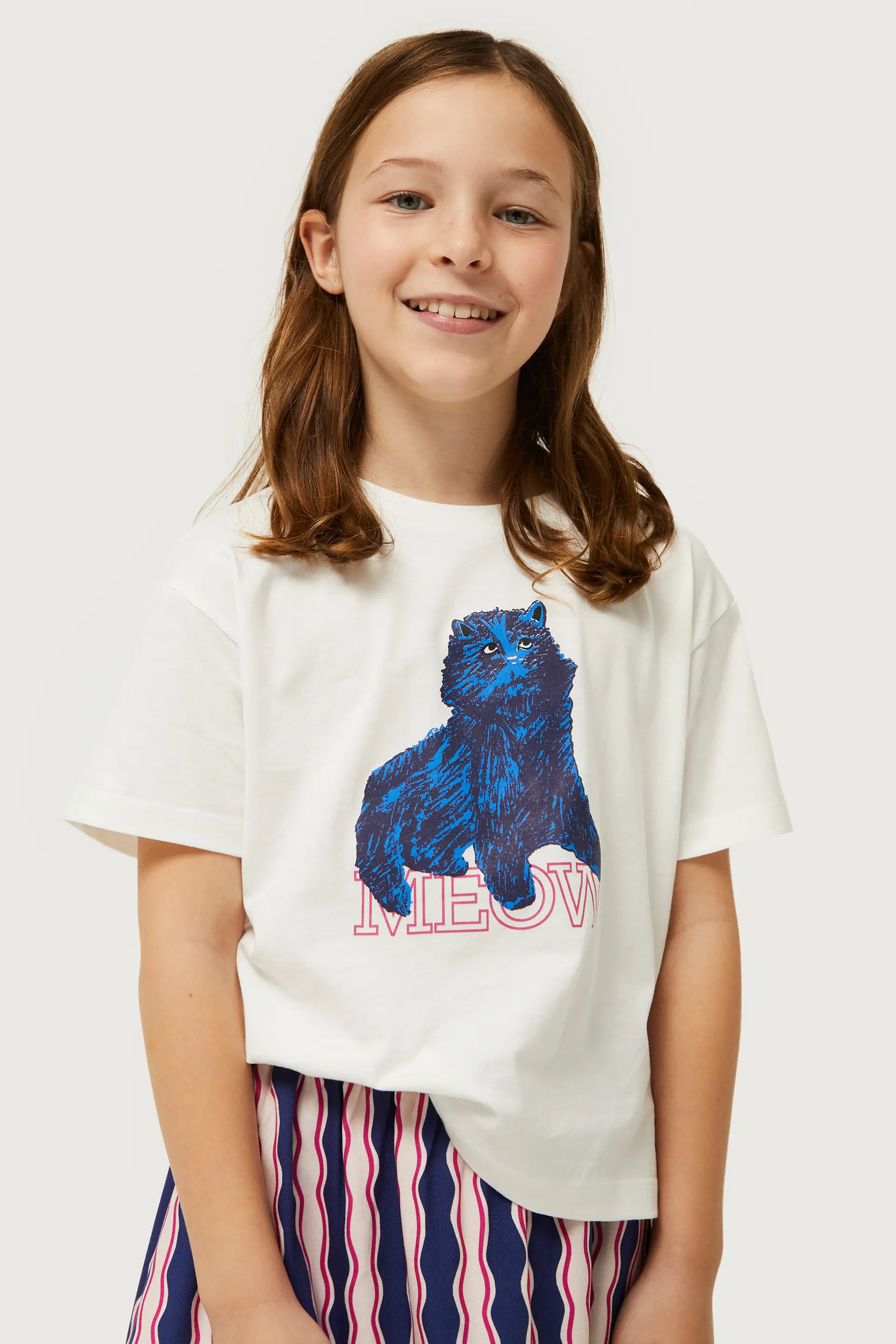 Camiseta de niña con print de gato - Image 3