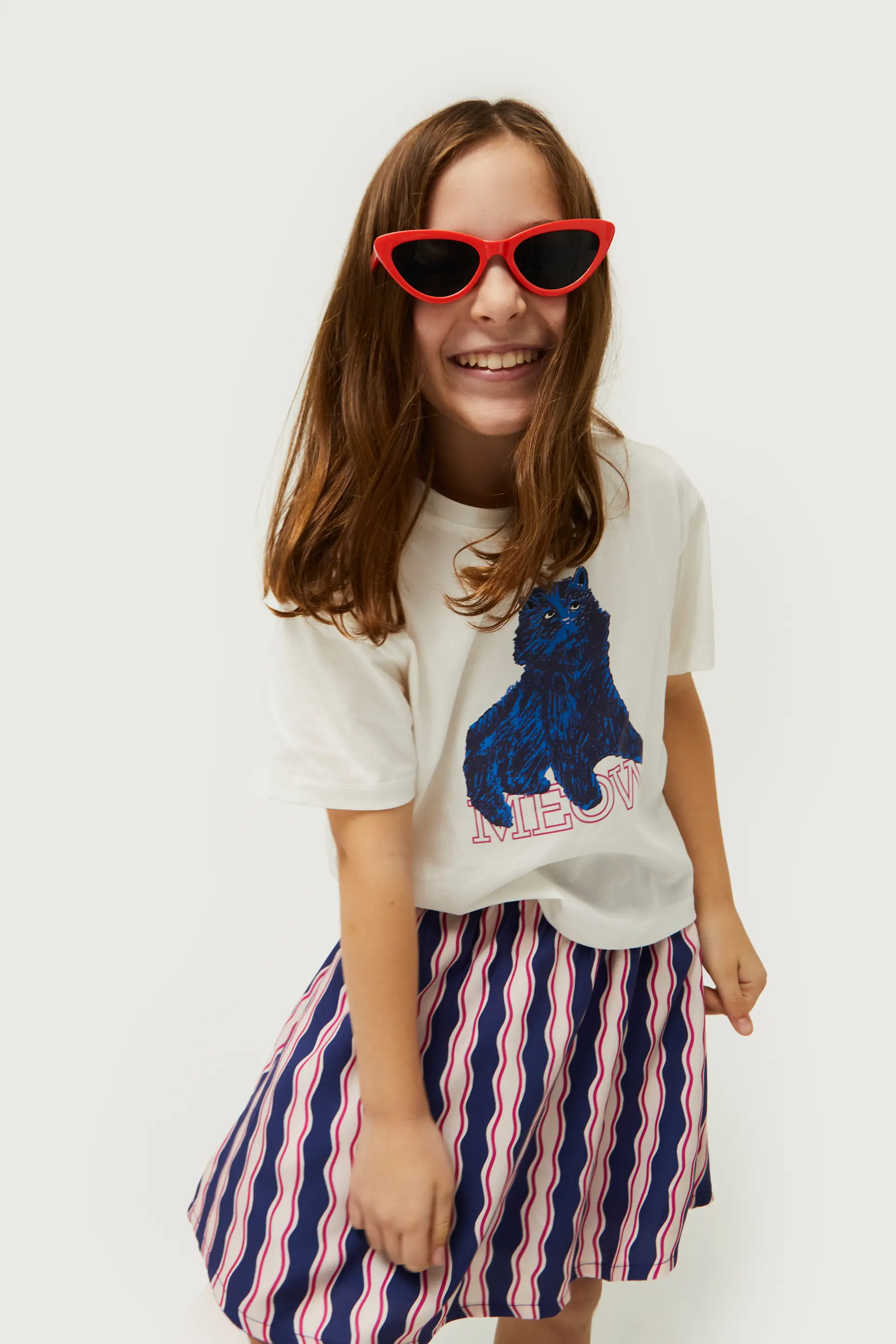 Camiseta de niña con print de gato - Image 4