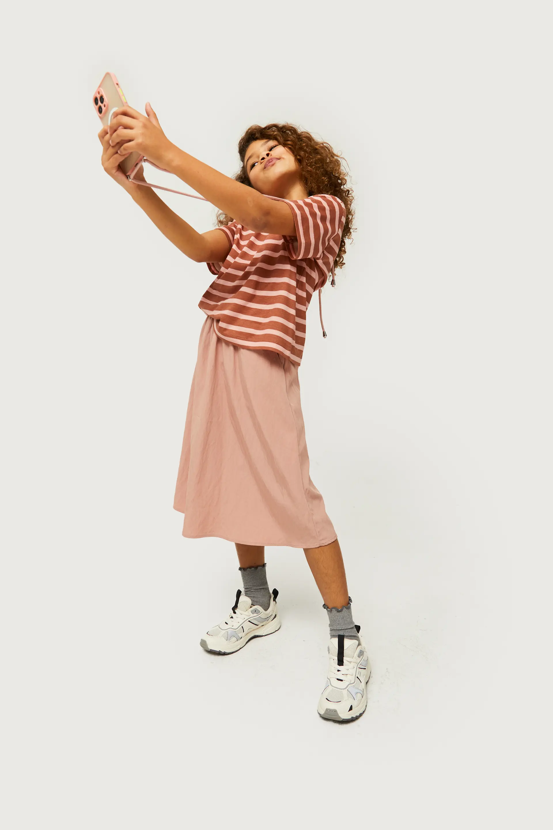 Camiseta de niña rayas parche de flor marrón - Image 4