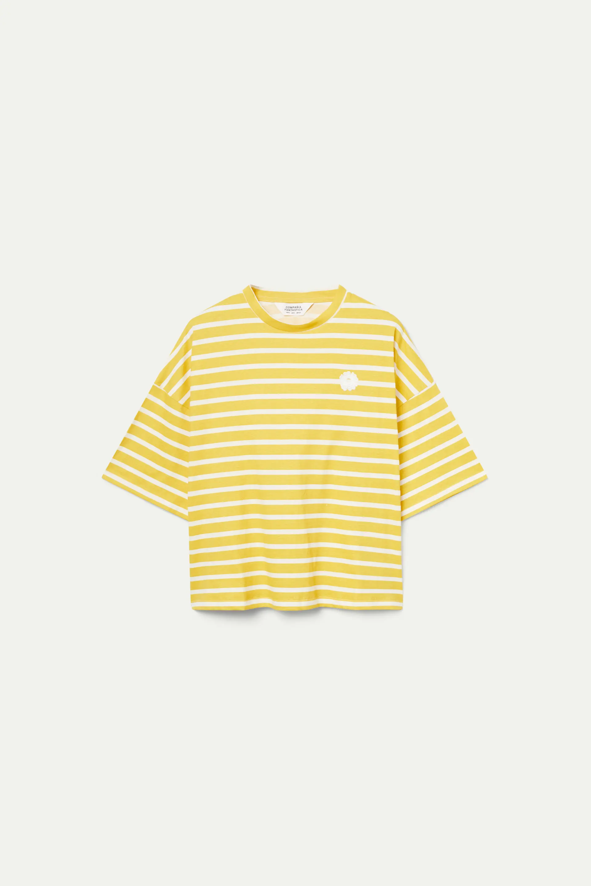Camiseta de rayas con parche de flor amarilla - Image 2