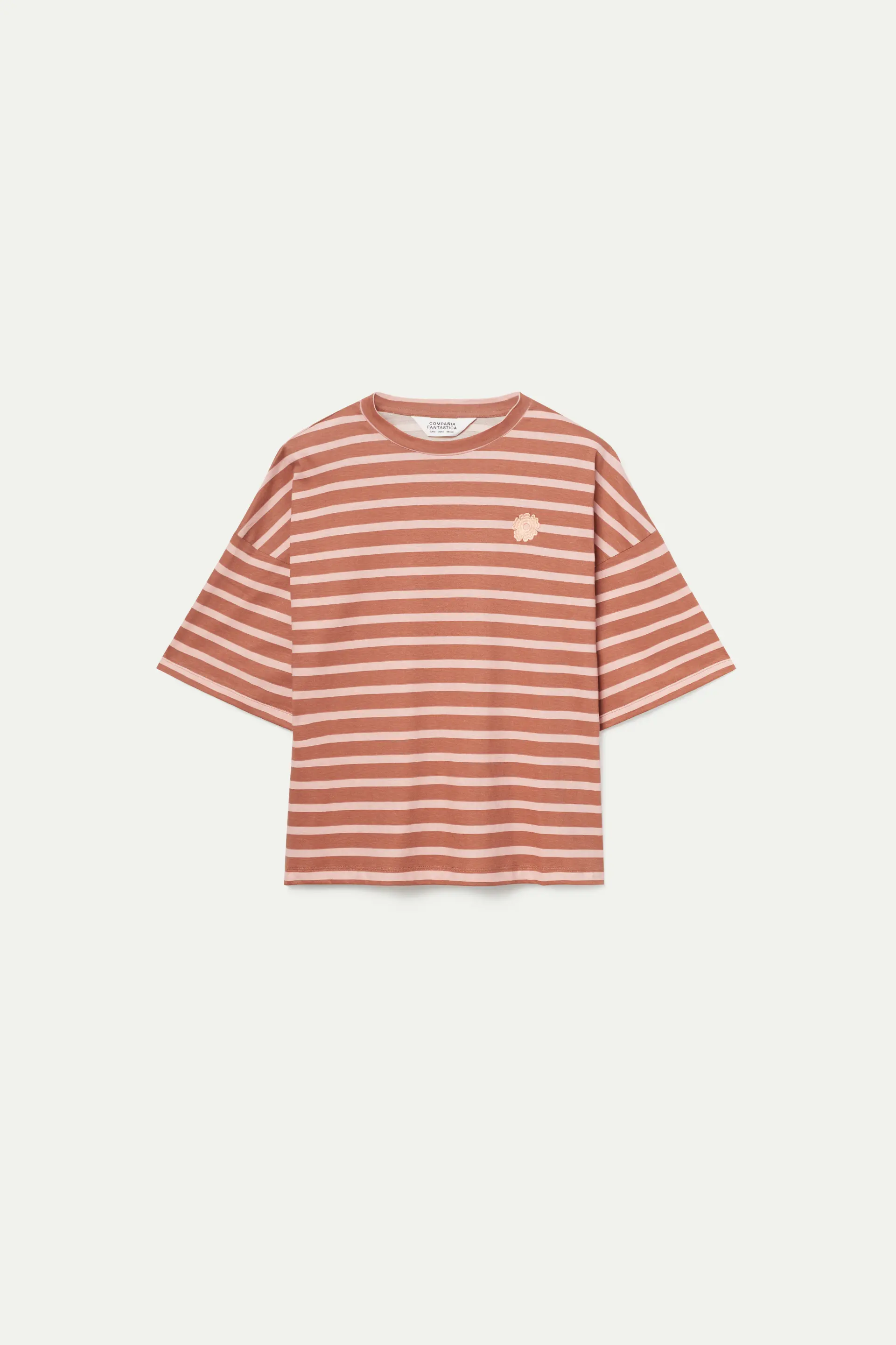 Camiseta de rayas con parche de flor marrón - Image 2