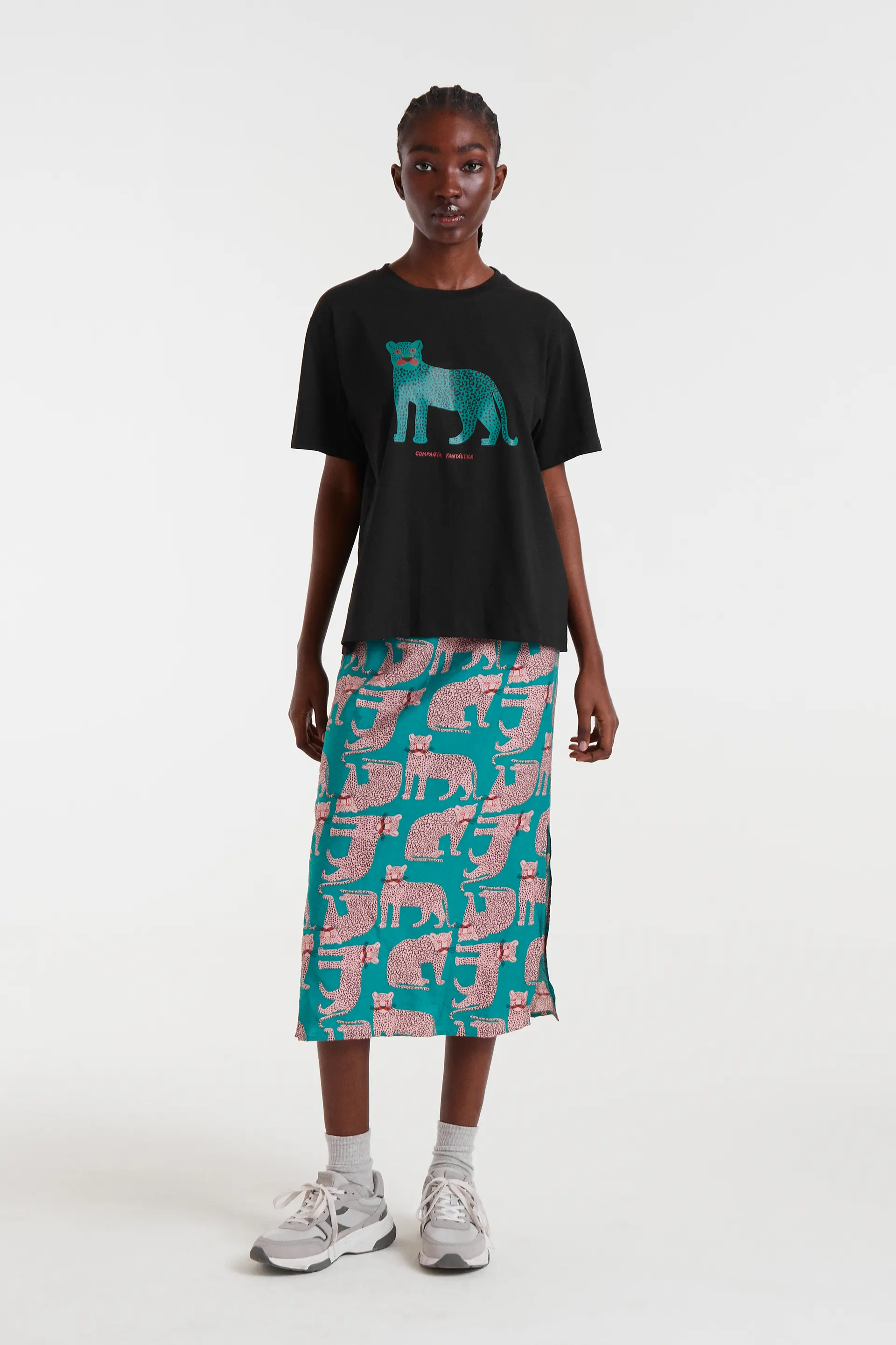 Camiseta negra 100% algodón con print de Leopardo - Image 5