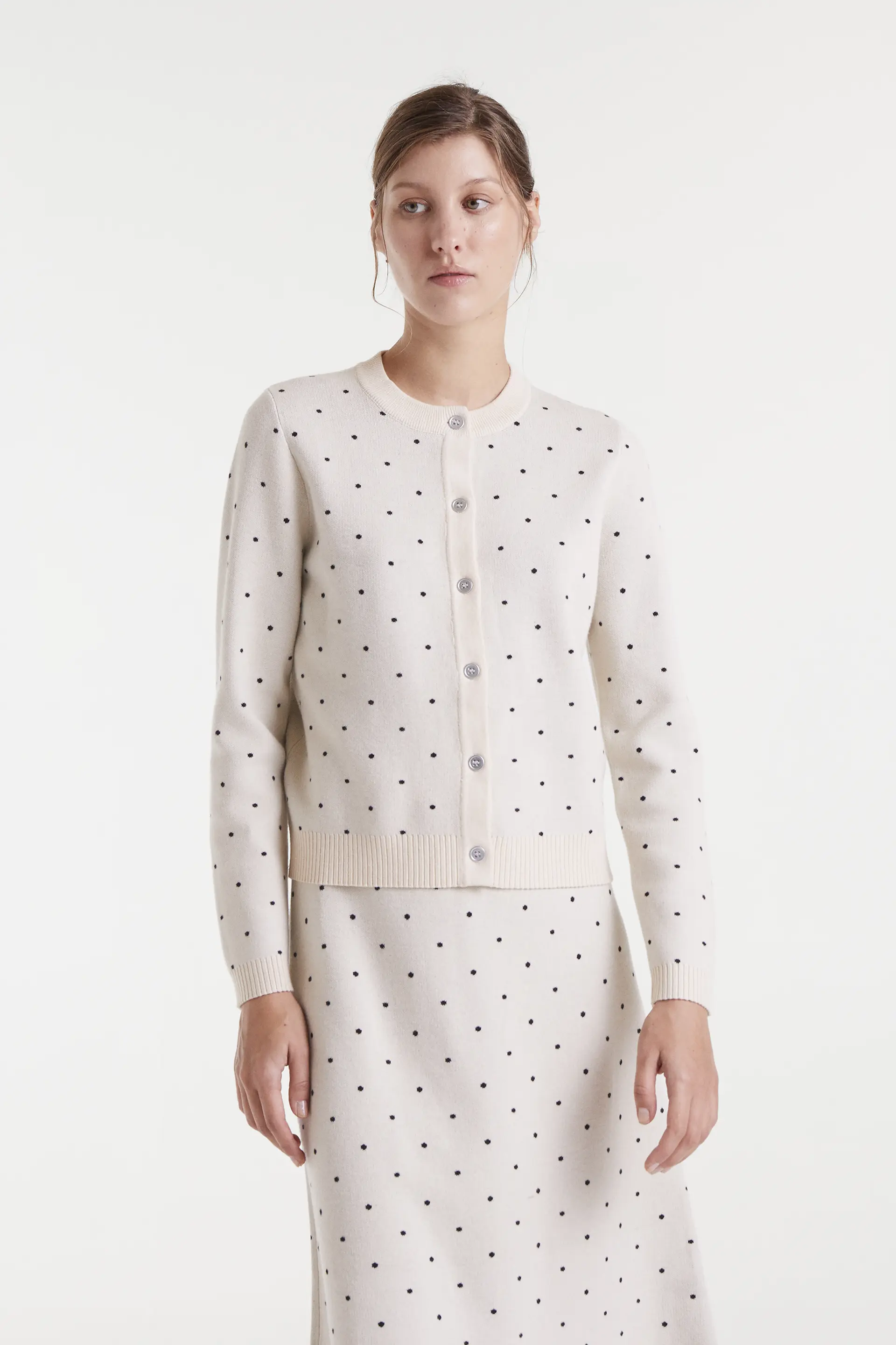 Cárdigan jacquard estampado topos mini blanco