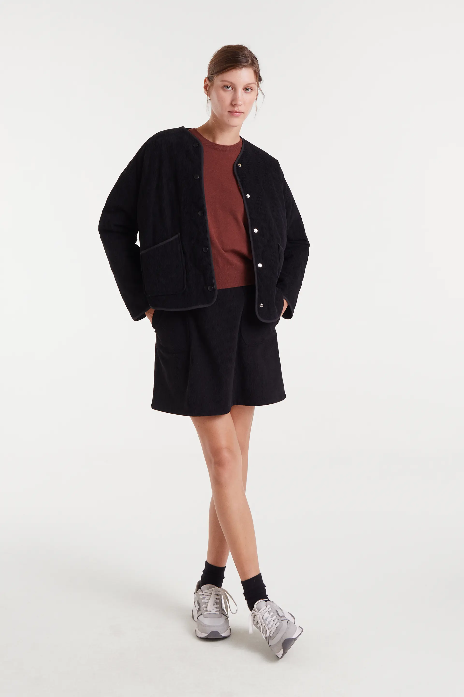 Chaqueta de pana negra - Image 5