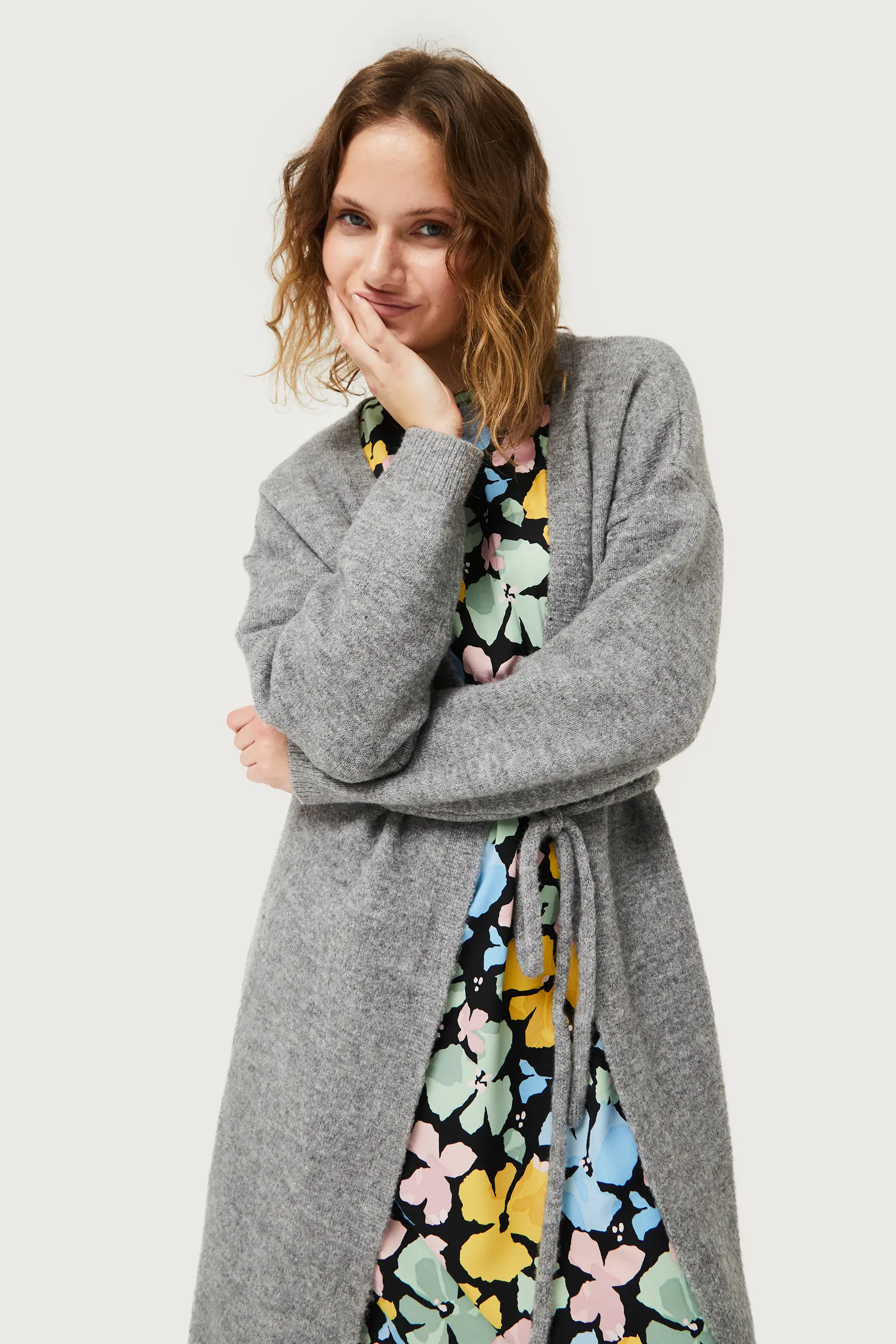Chaqueta midi de punto gris - Image 5