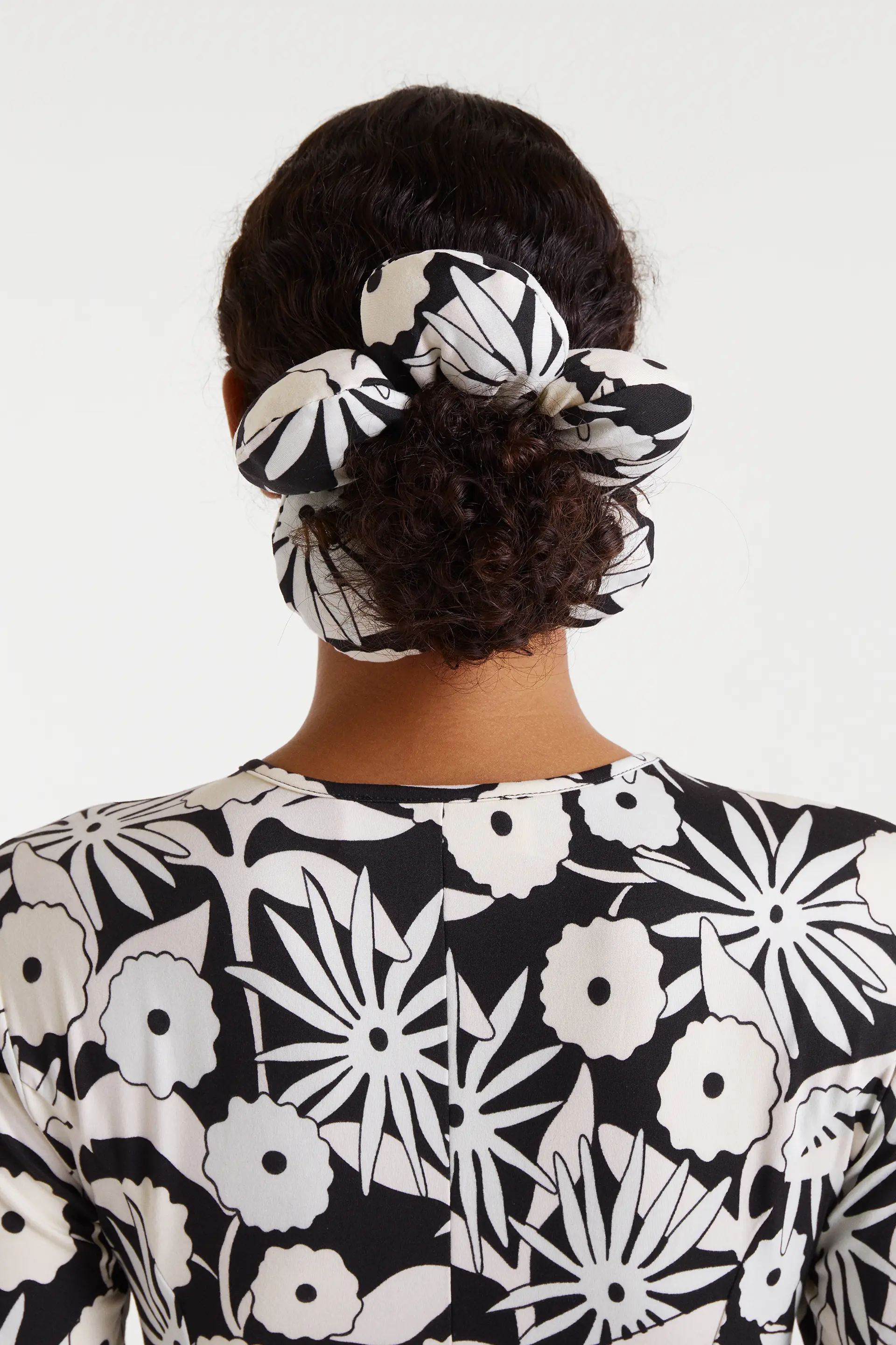 Coletero con forma de flor estampado Tofu