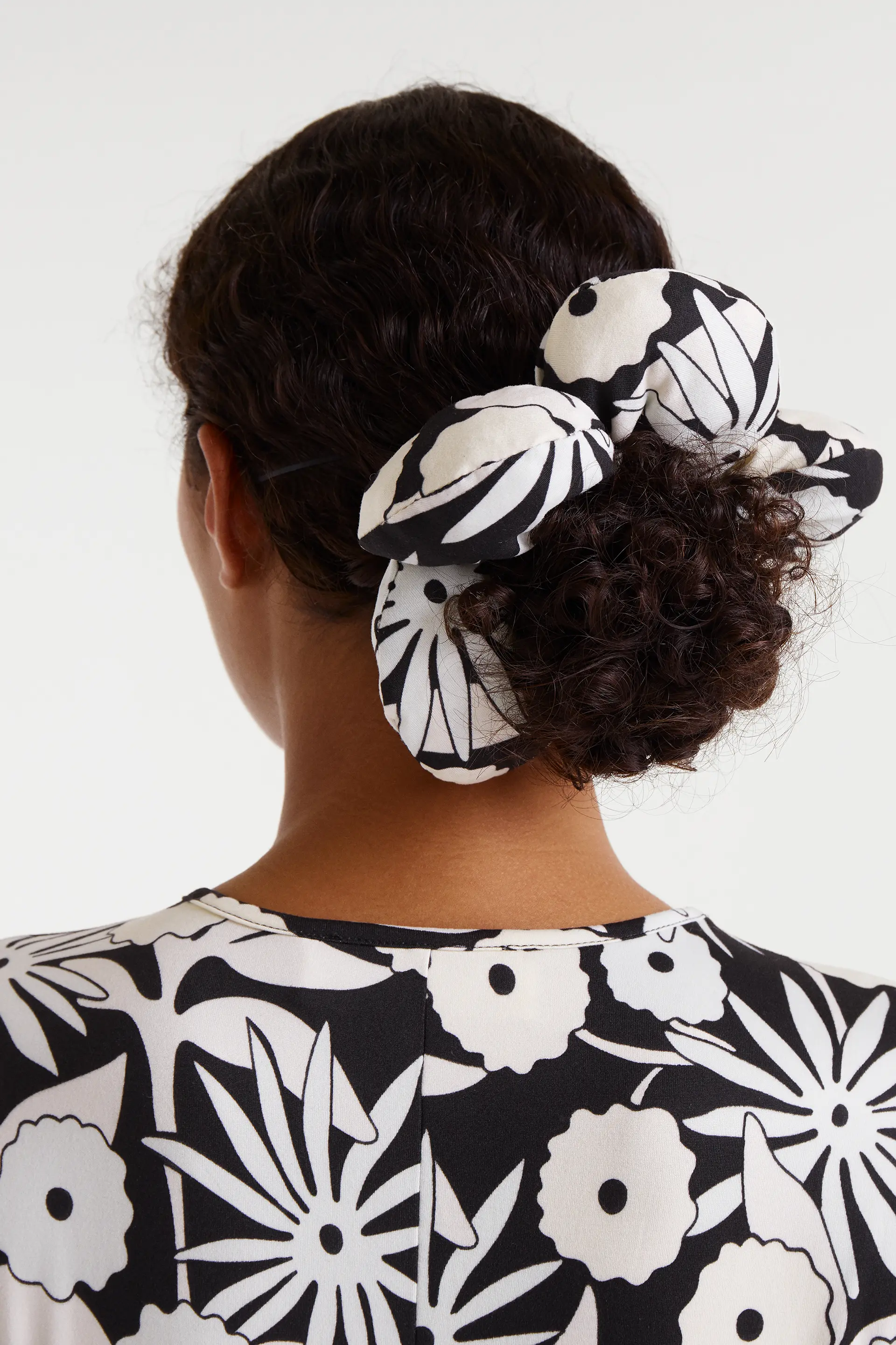 Coletero con forma de flor estampado Tofu - Image 3