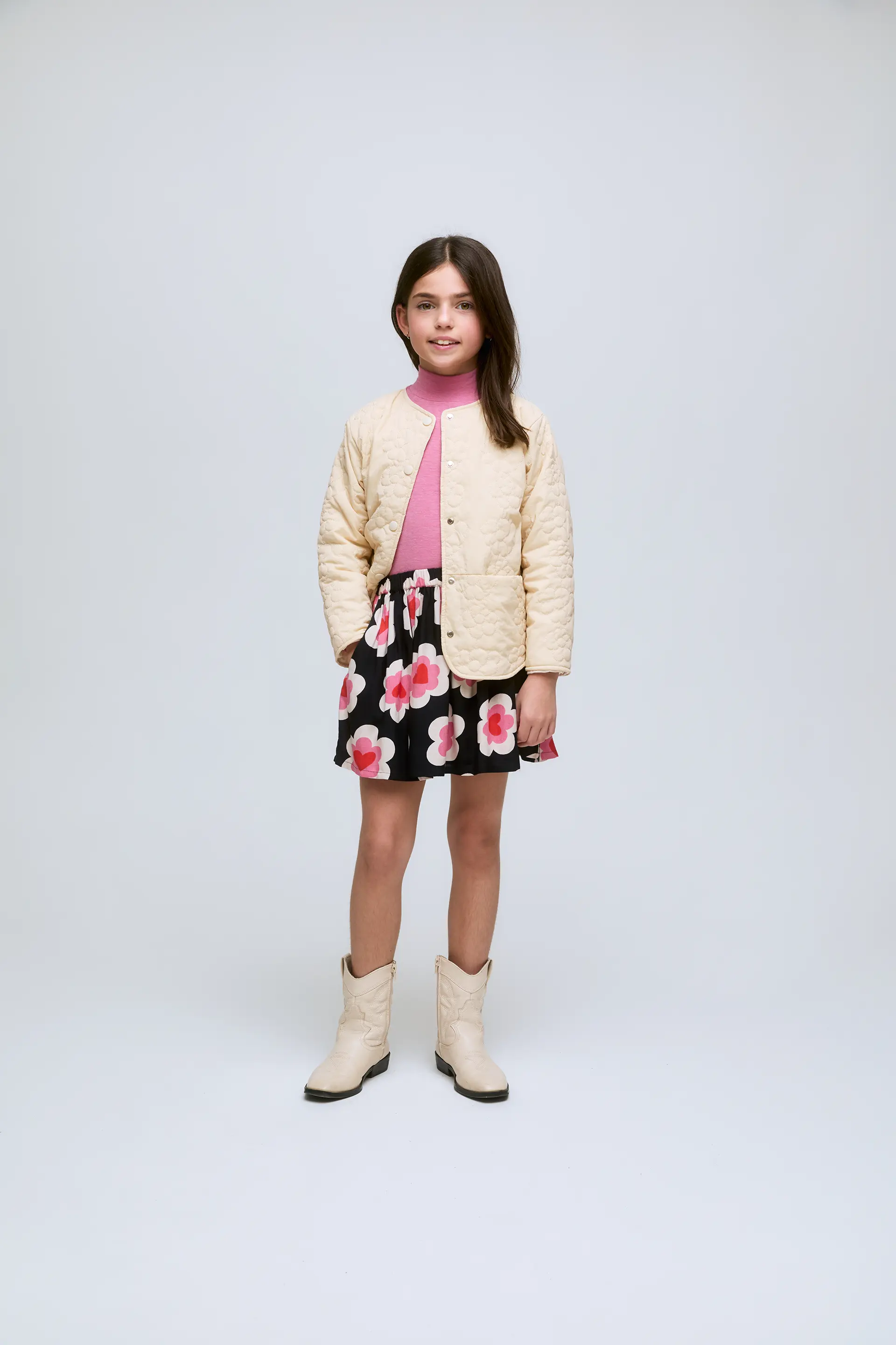 Falda corta de niña con estampado Sweetheart y cintura elástica fruncida.