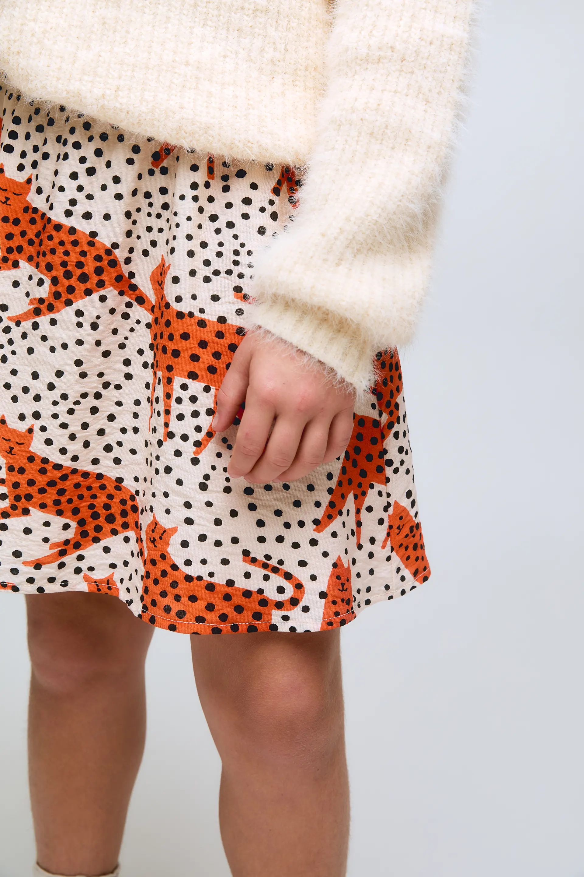 Falda corta de niña con estampado Tano - Image 3