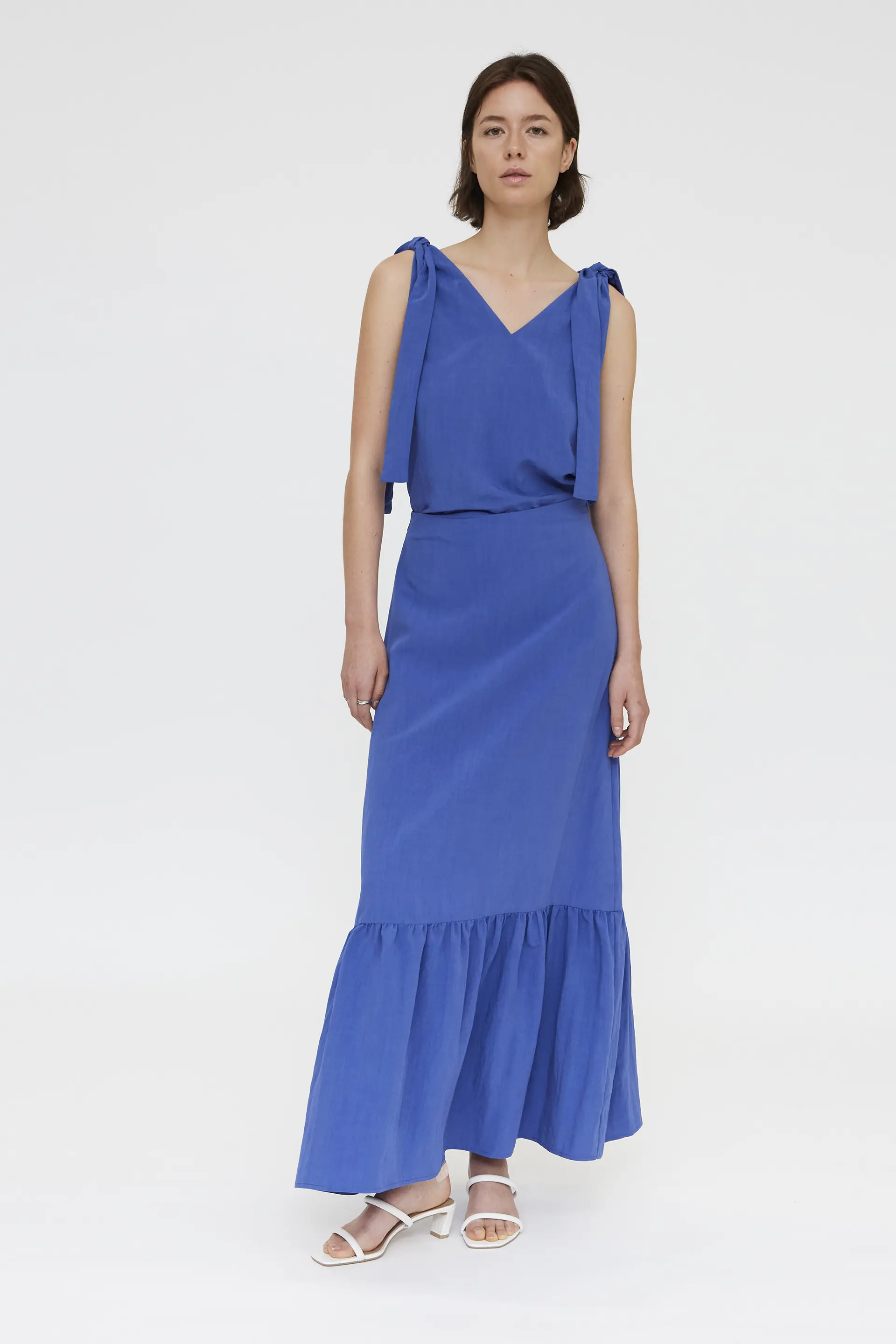 Falda larga azul con volantes - Image 4