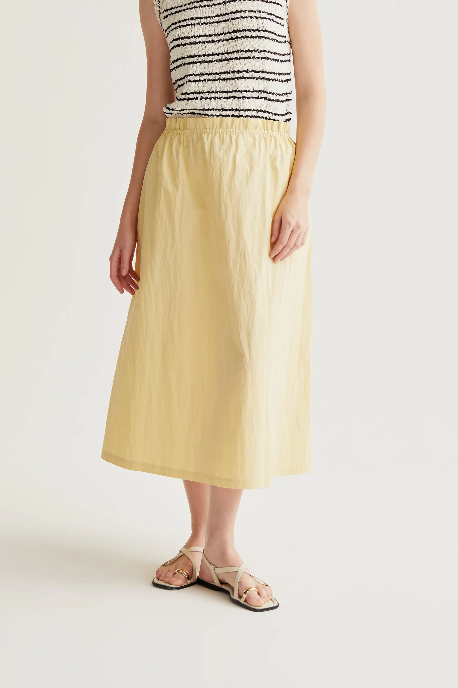 Falda midi amarillo claro