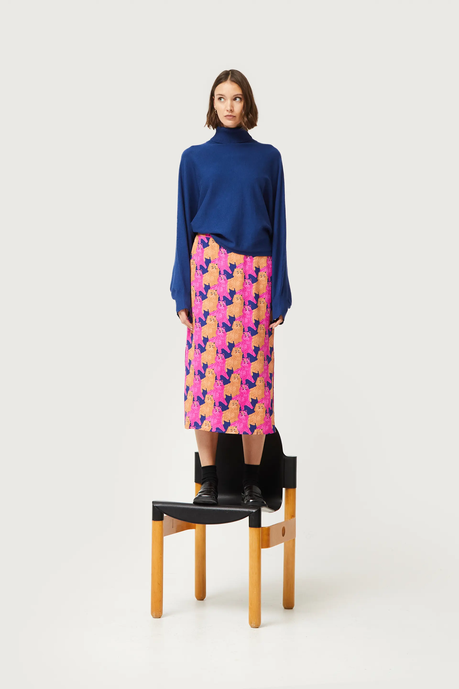 Falda midi con estampado de gatos - Image 4