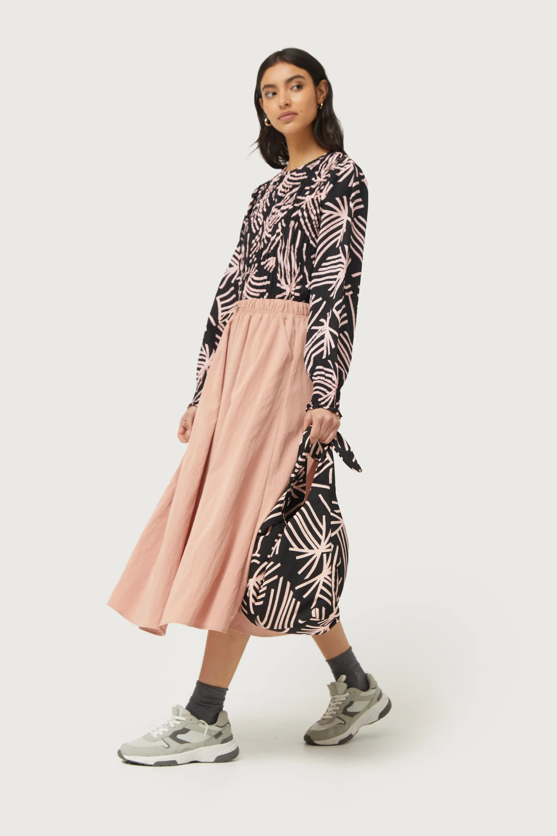 Falda midi en tejido técnico rosa
