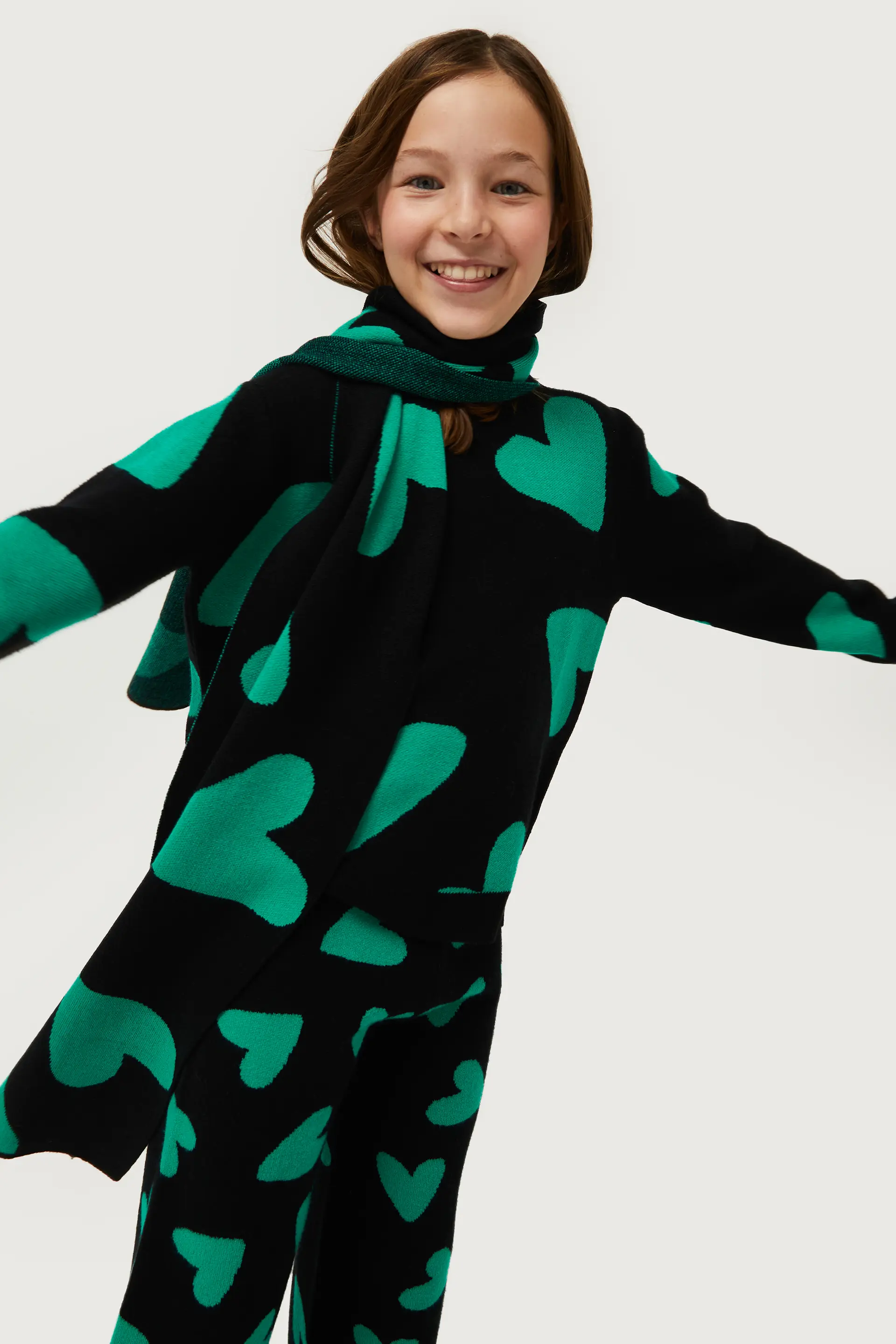 Jersey de niña estampado de corazones negro - Image 4