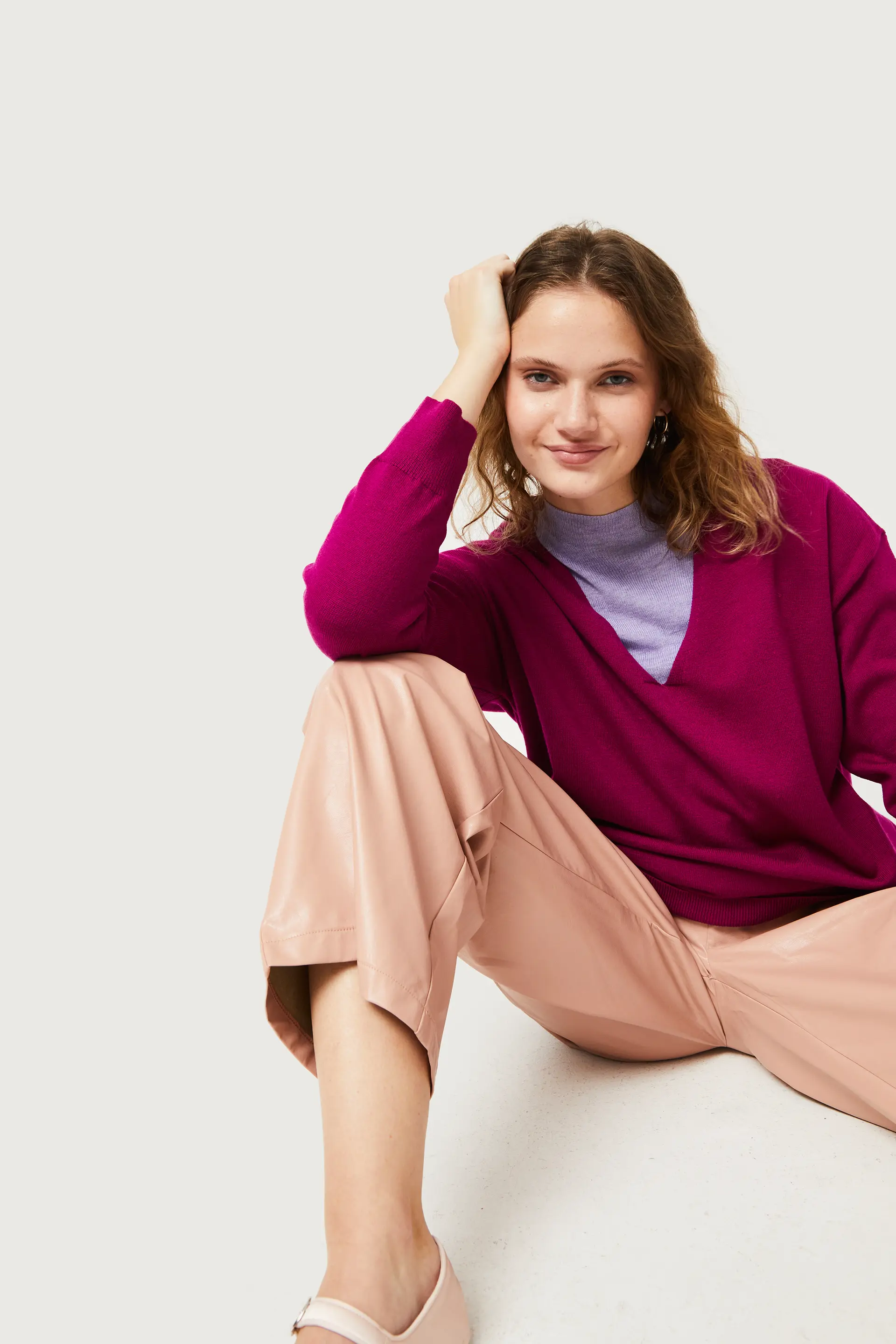 Jersey de punto con cuello pico fucsia - Image 4