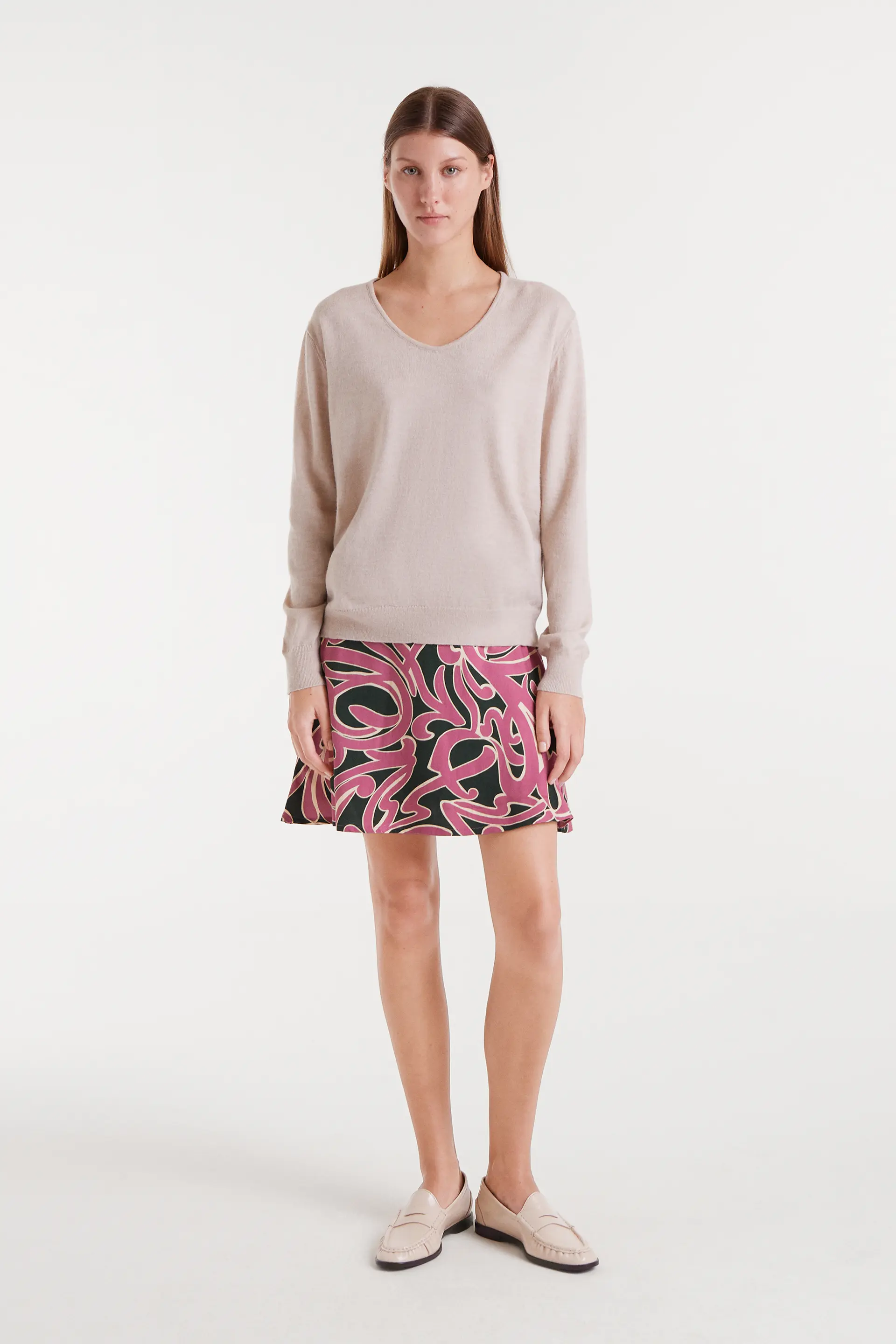 Jersey de punto cuello pico beige - Image 5