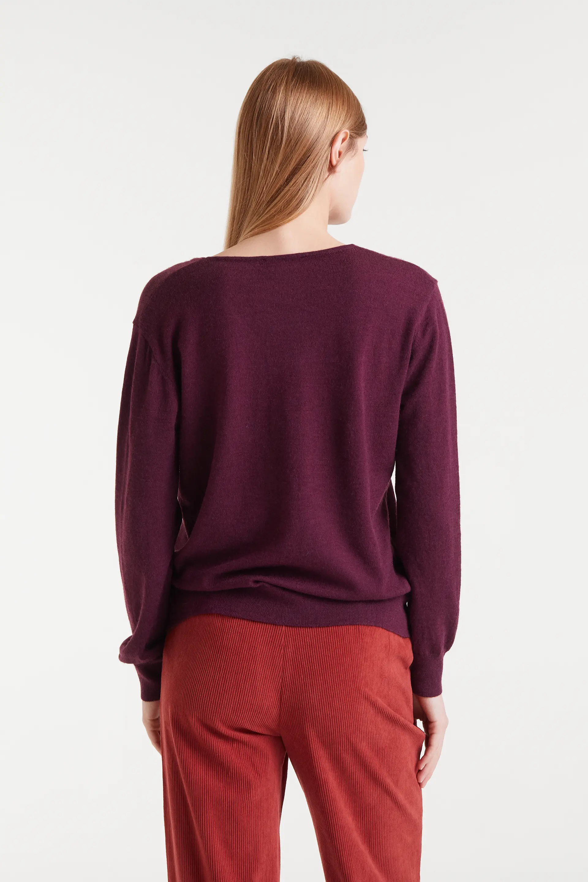 Jersey de punto cuello pico burdeos - Image 3
