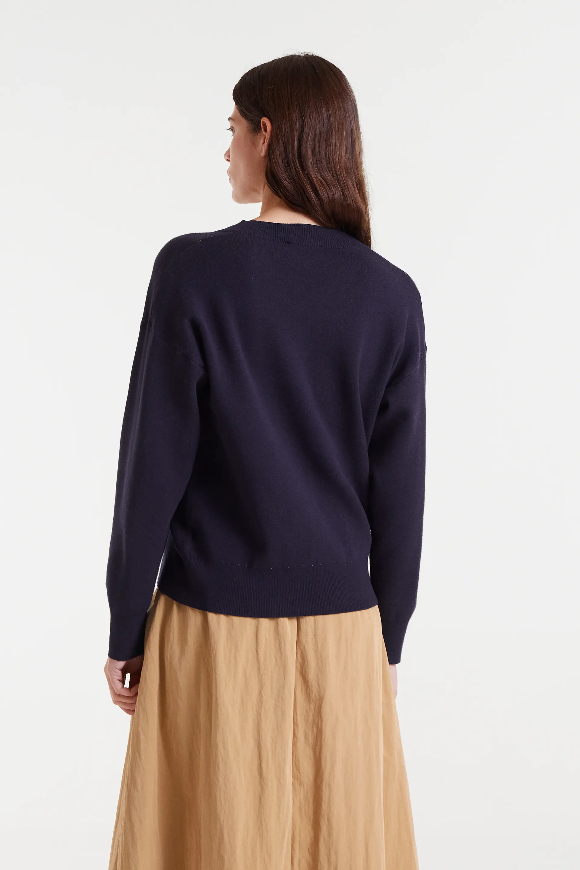 Jersey de punto jacquard con estampado big navy blue flower - Image 3