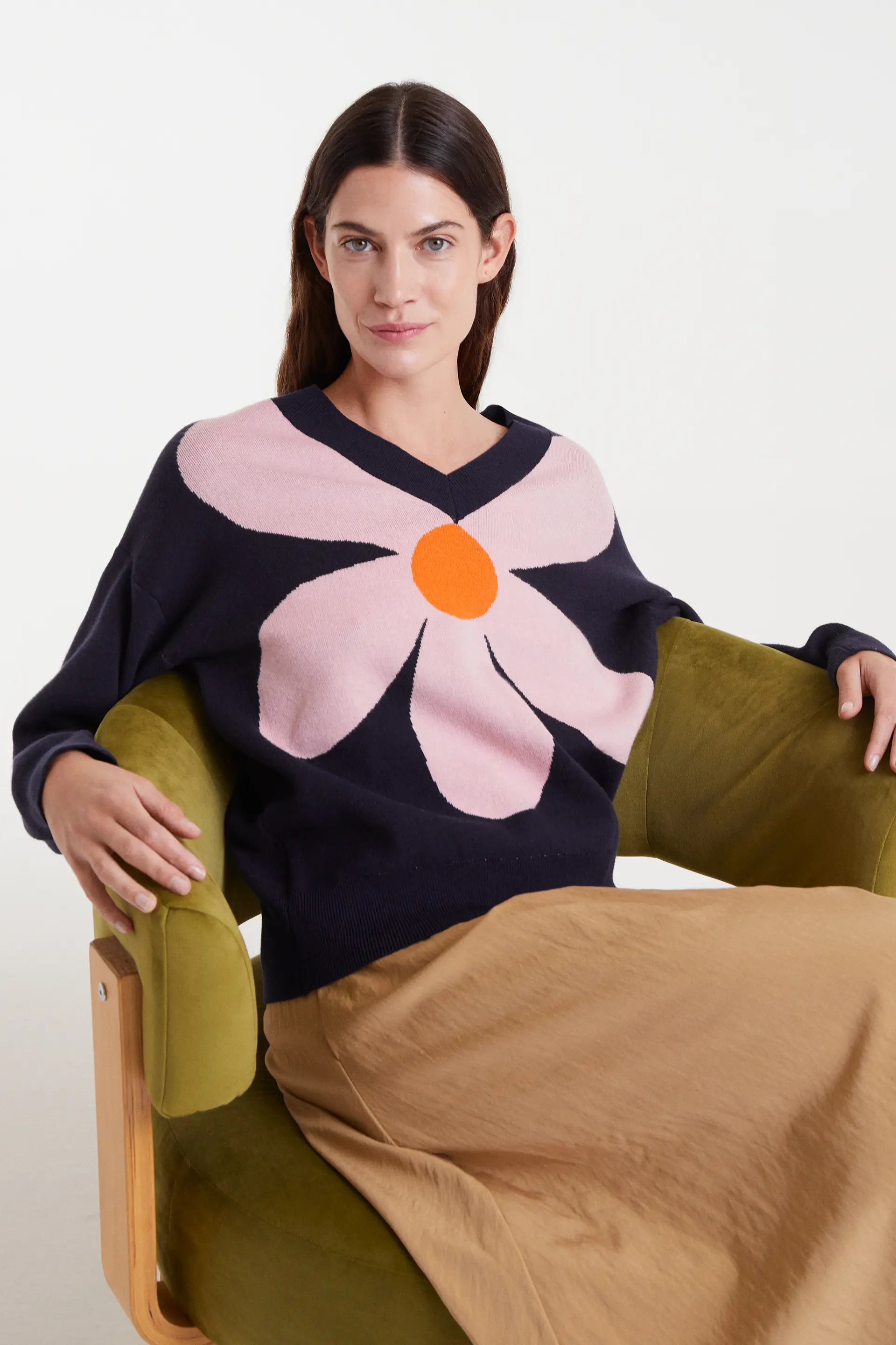 Jersey de punto jacquard con estampado big navy blue flower - Image 6