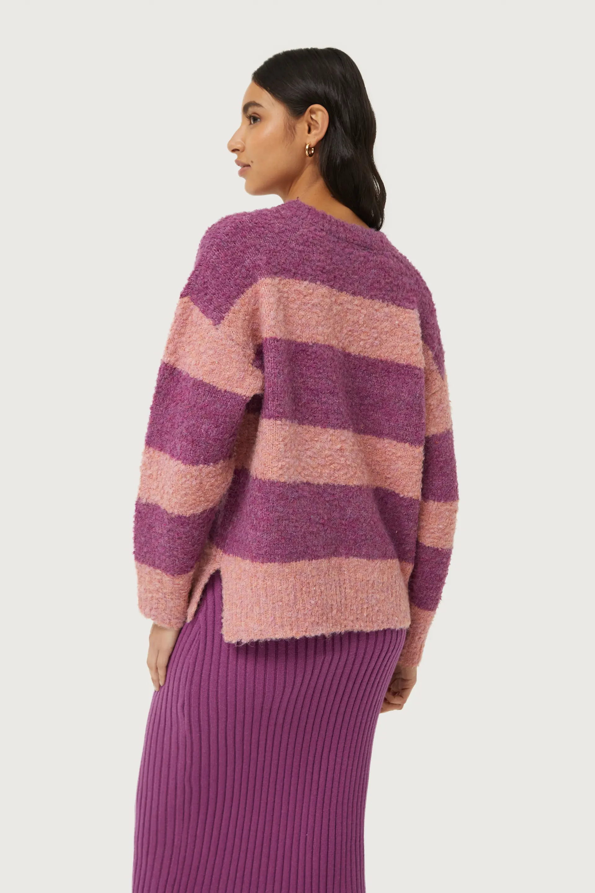 Jersey de punto mullido rayas moradas - Image 6