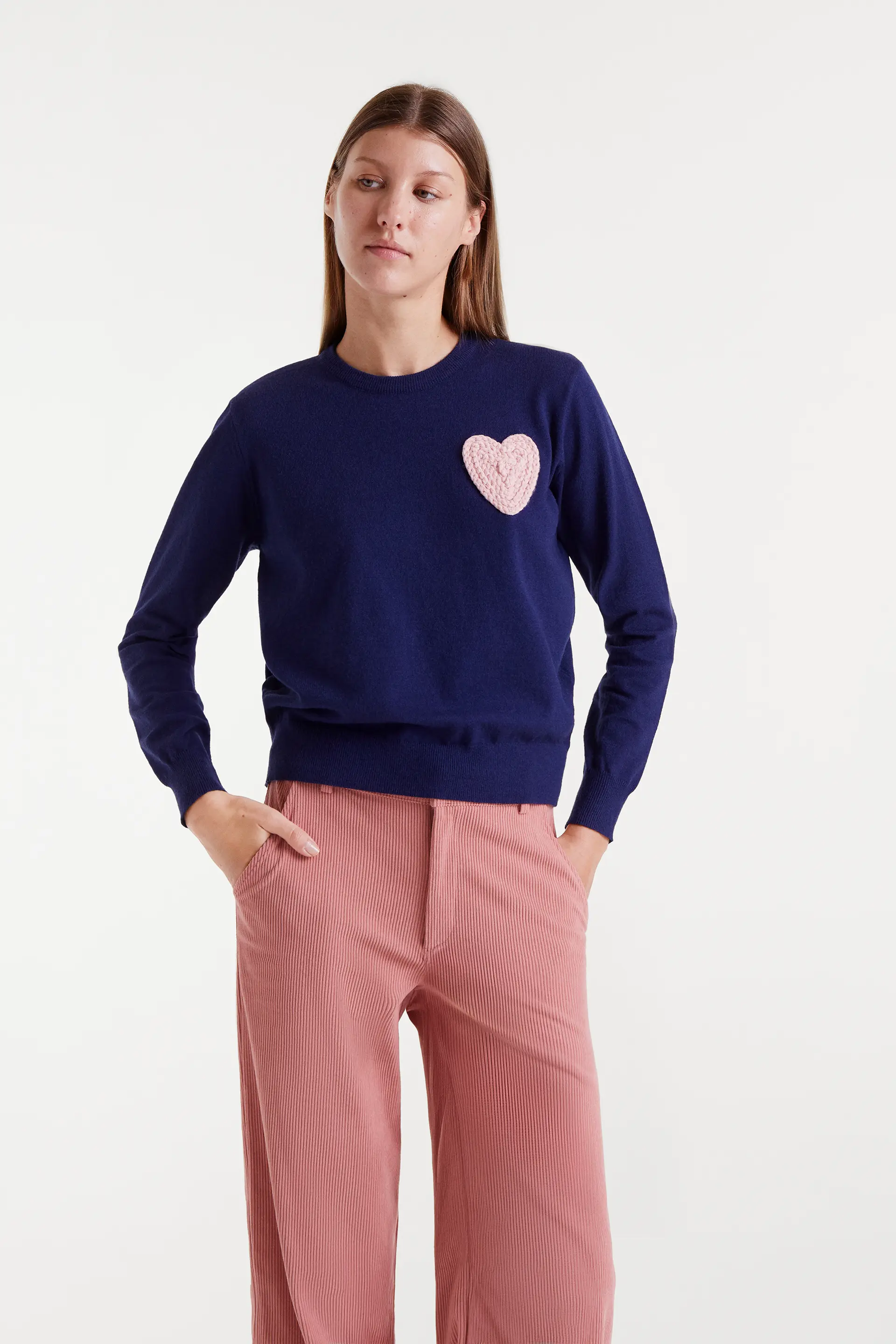 Jersey de punto navy blue con print de corazón
