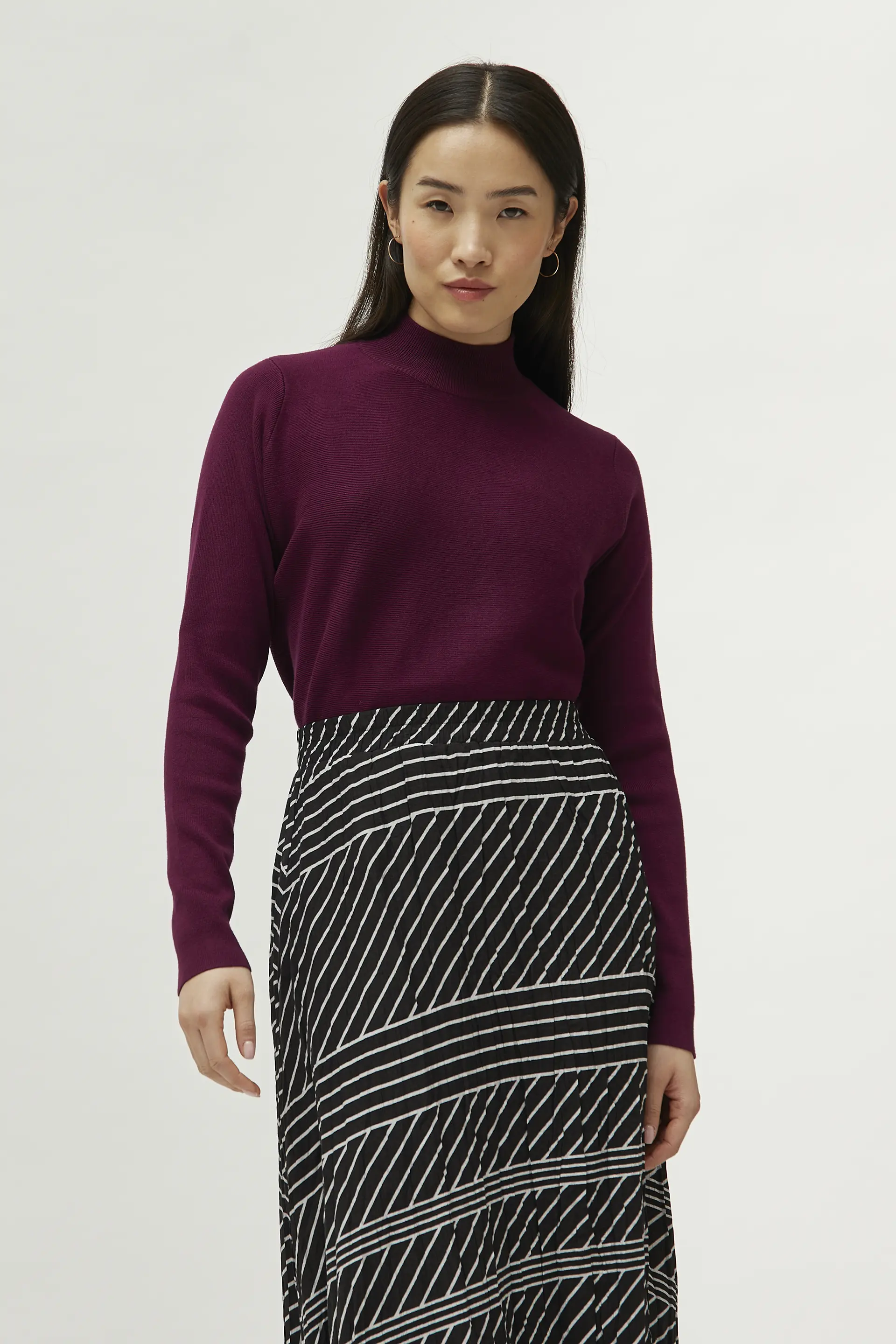 Jersey evasé cuello mock morado - Image 3
