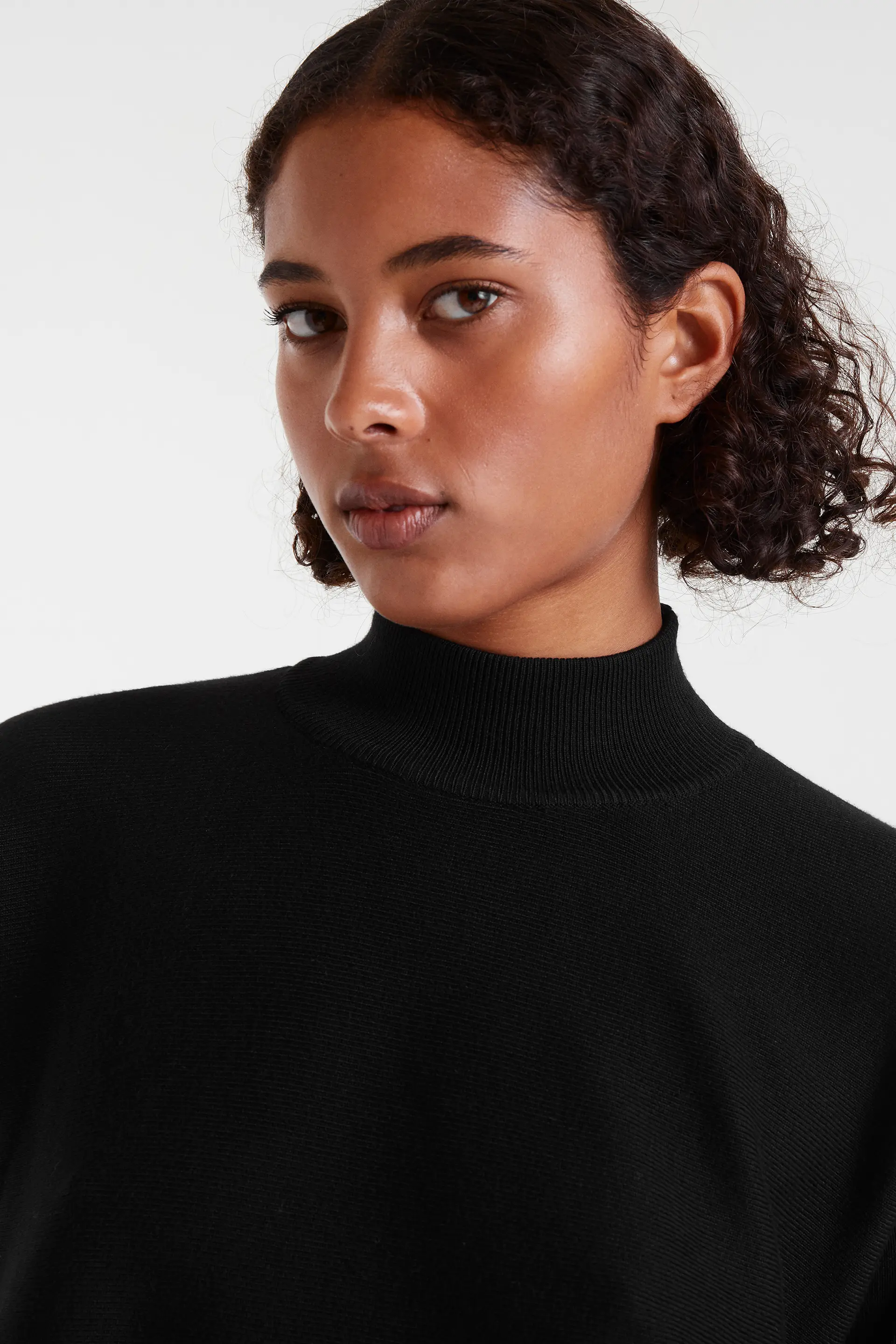 Jersey evasé cuello perkins negro - Image 4