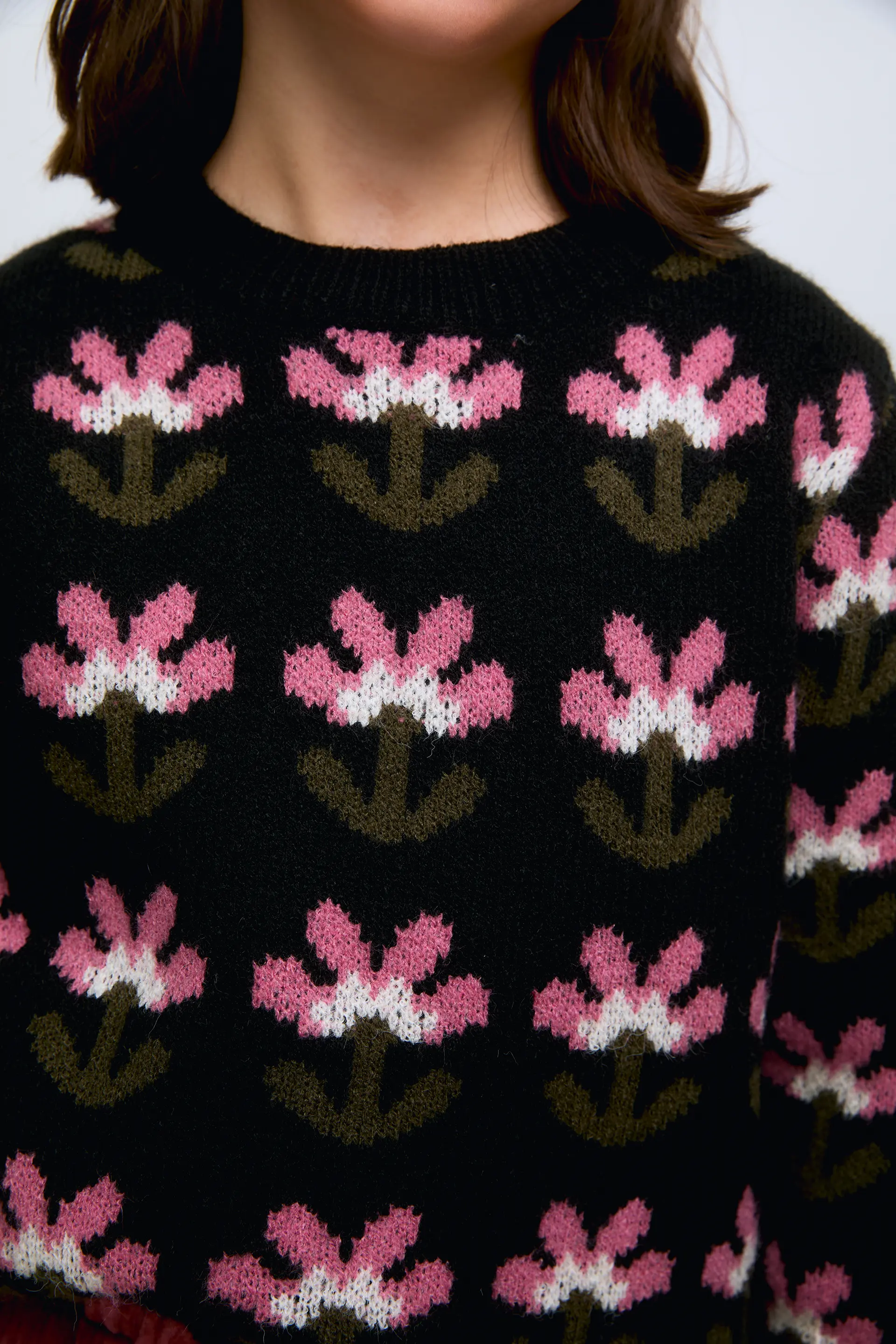Jersey negro de niña con estampado de flores Baboushka - Image 3