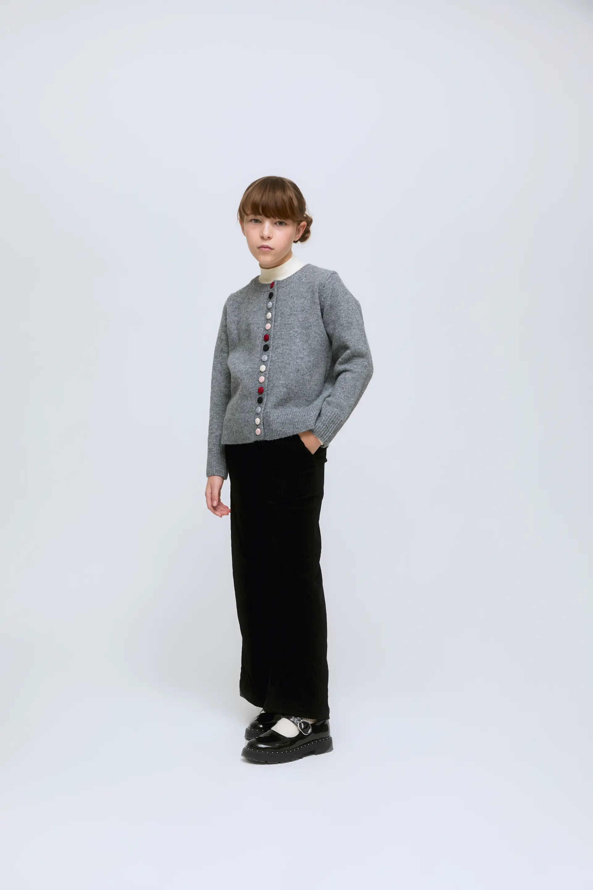 Pantalón ancho de niña de pana color negro