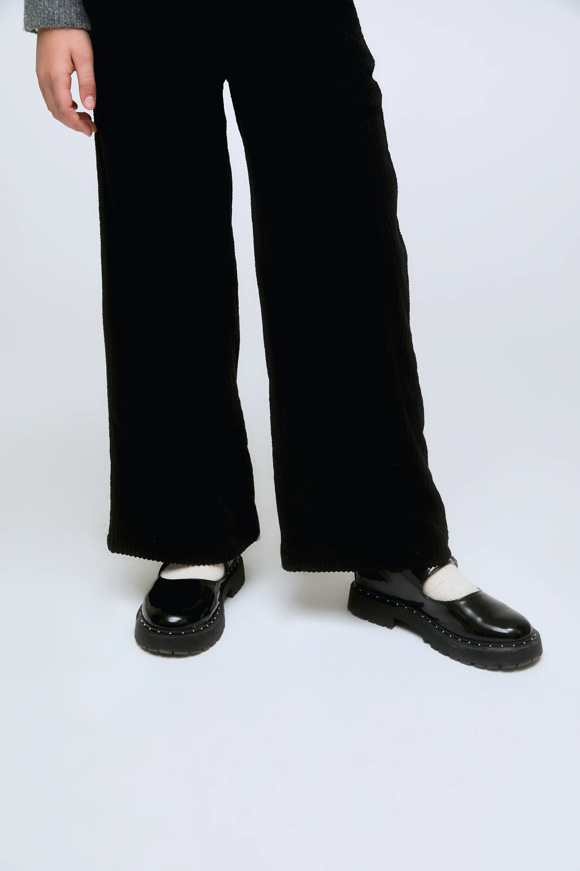 Pantalón ancho de niña de pana color negro - Image 3