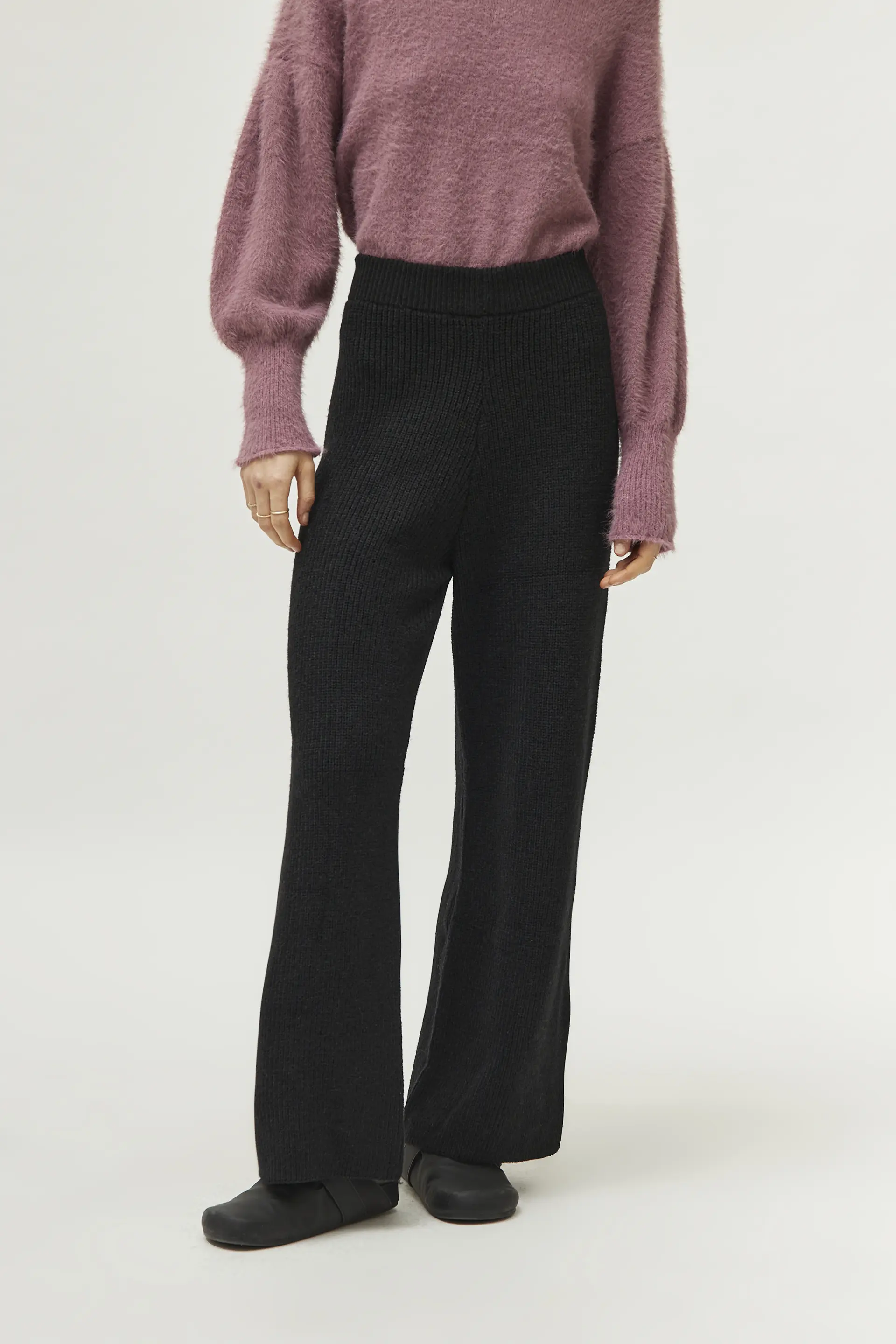 Pantalón ancho de punto negro - Image 4