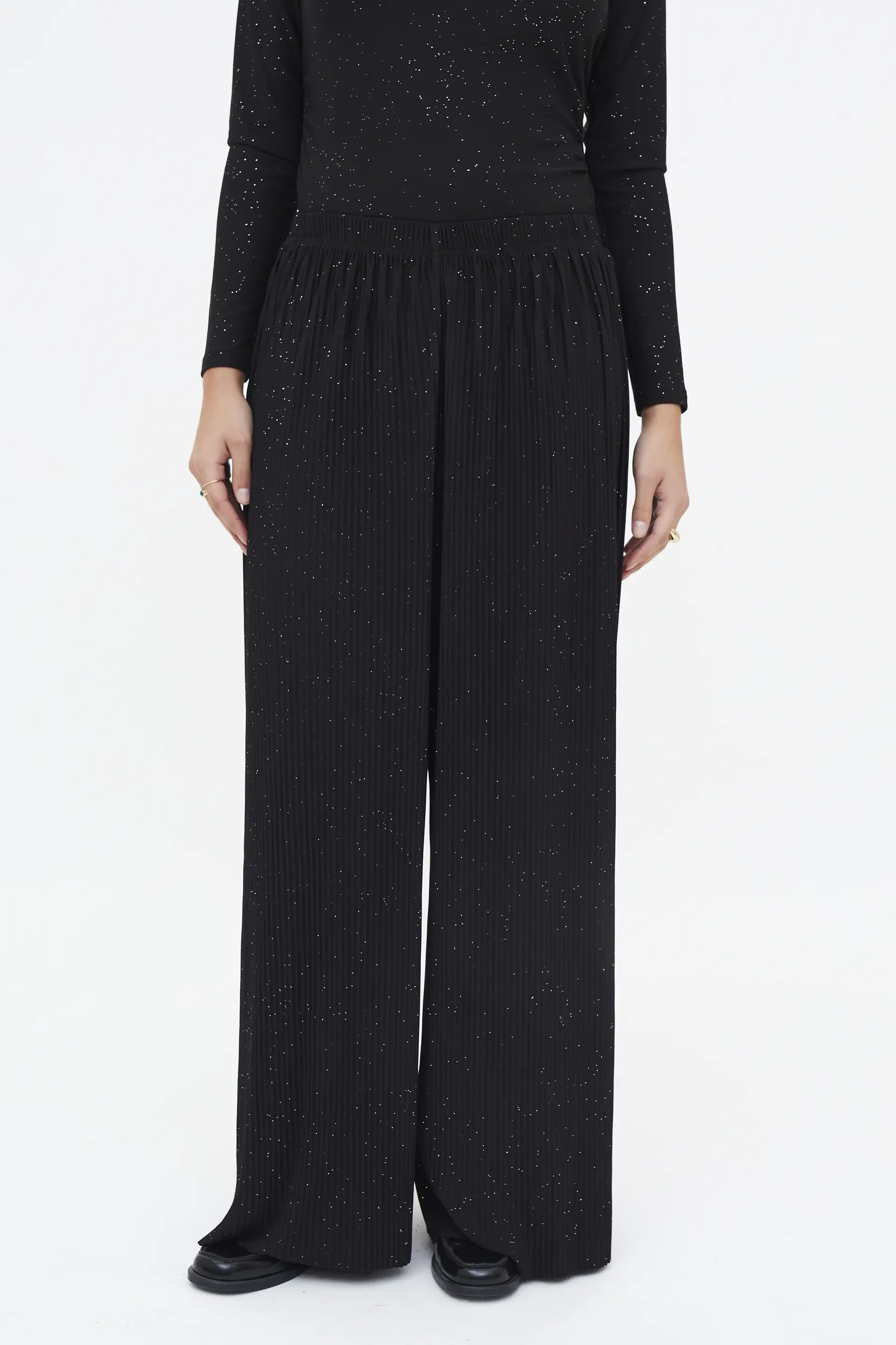 Pantalón crepé plisado con lúrex negro