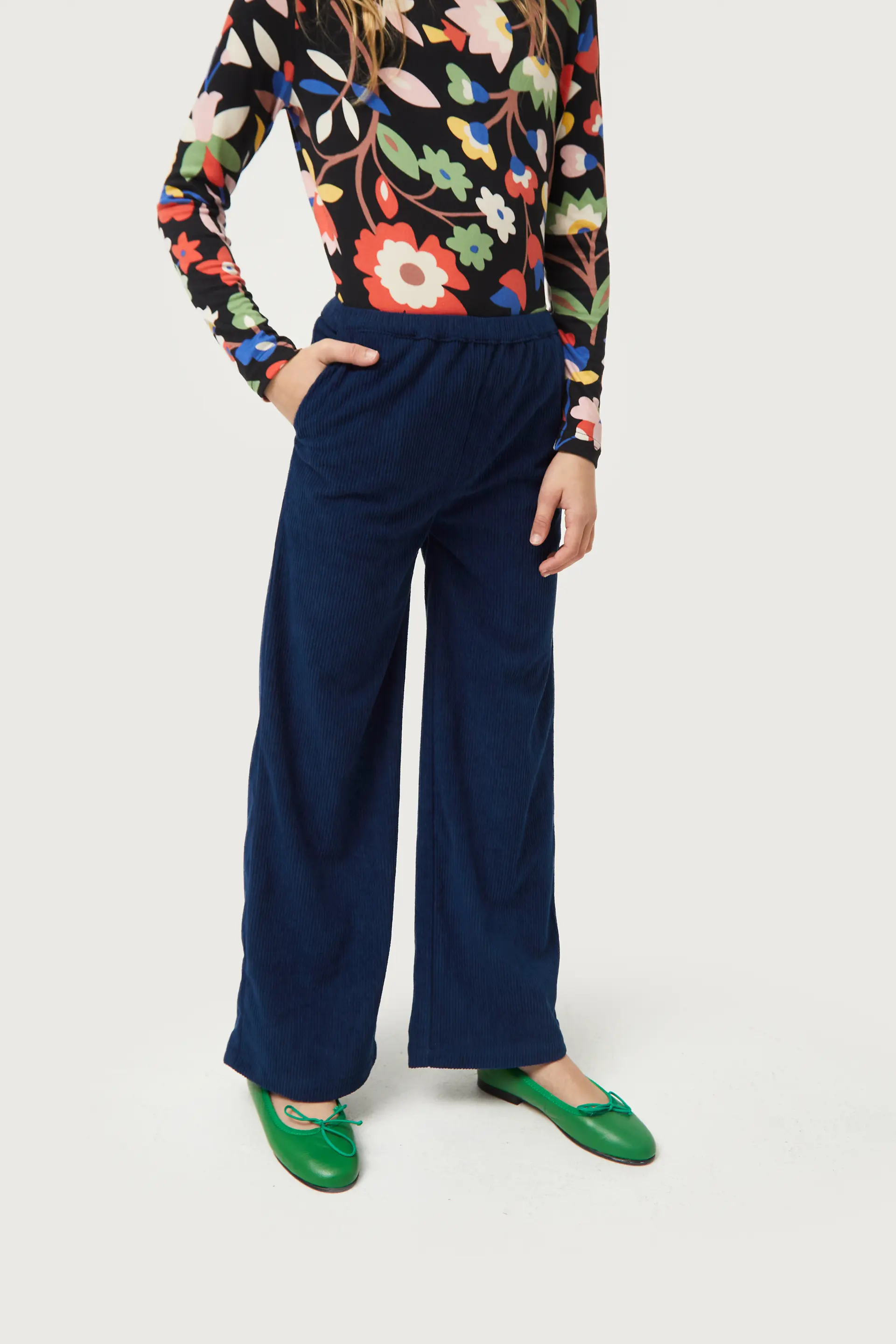Pantalón de niña de pana azul marino - Image 3