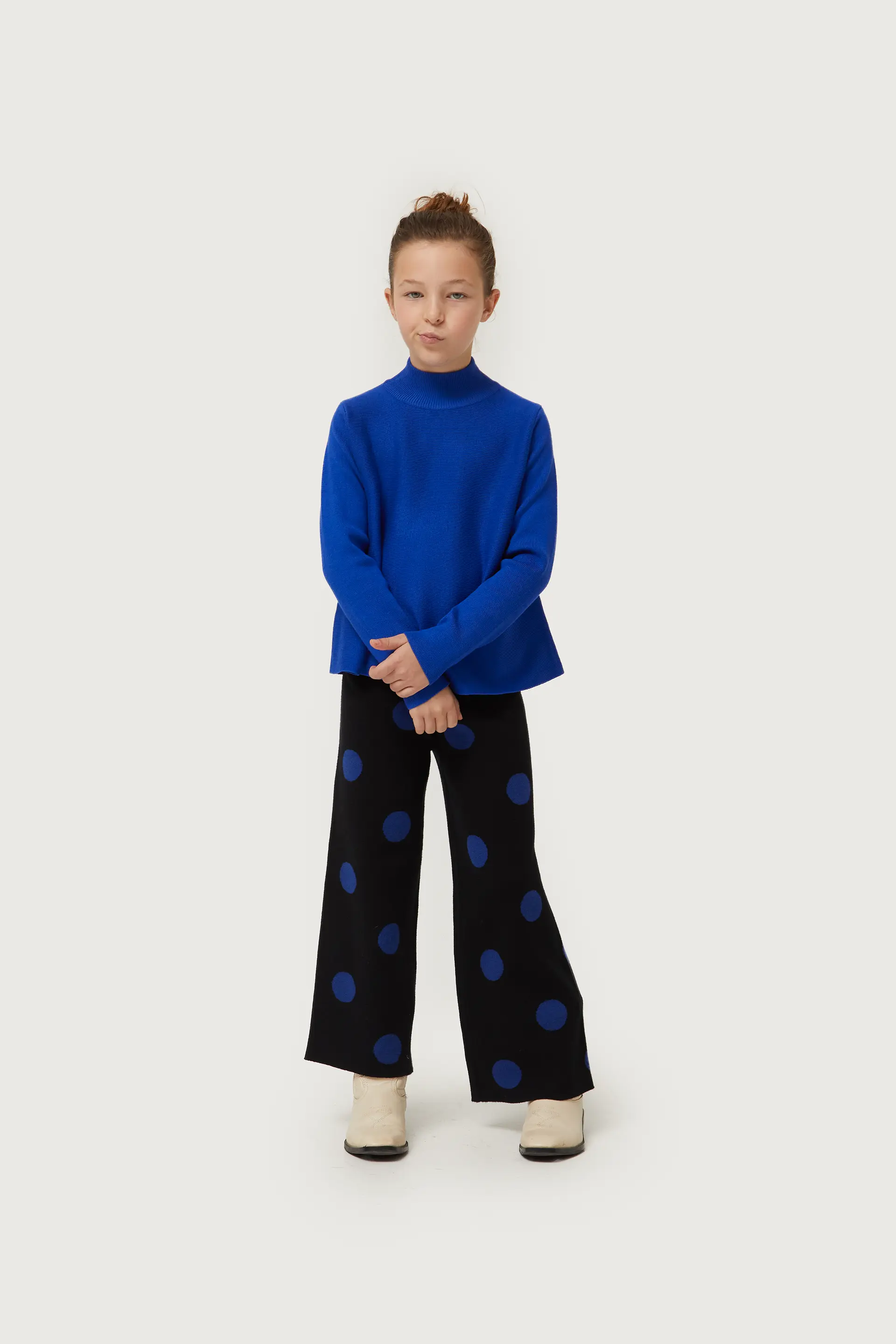 Pantalón de niña de punto jacquard estampado de lunares azules