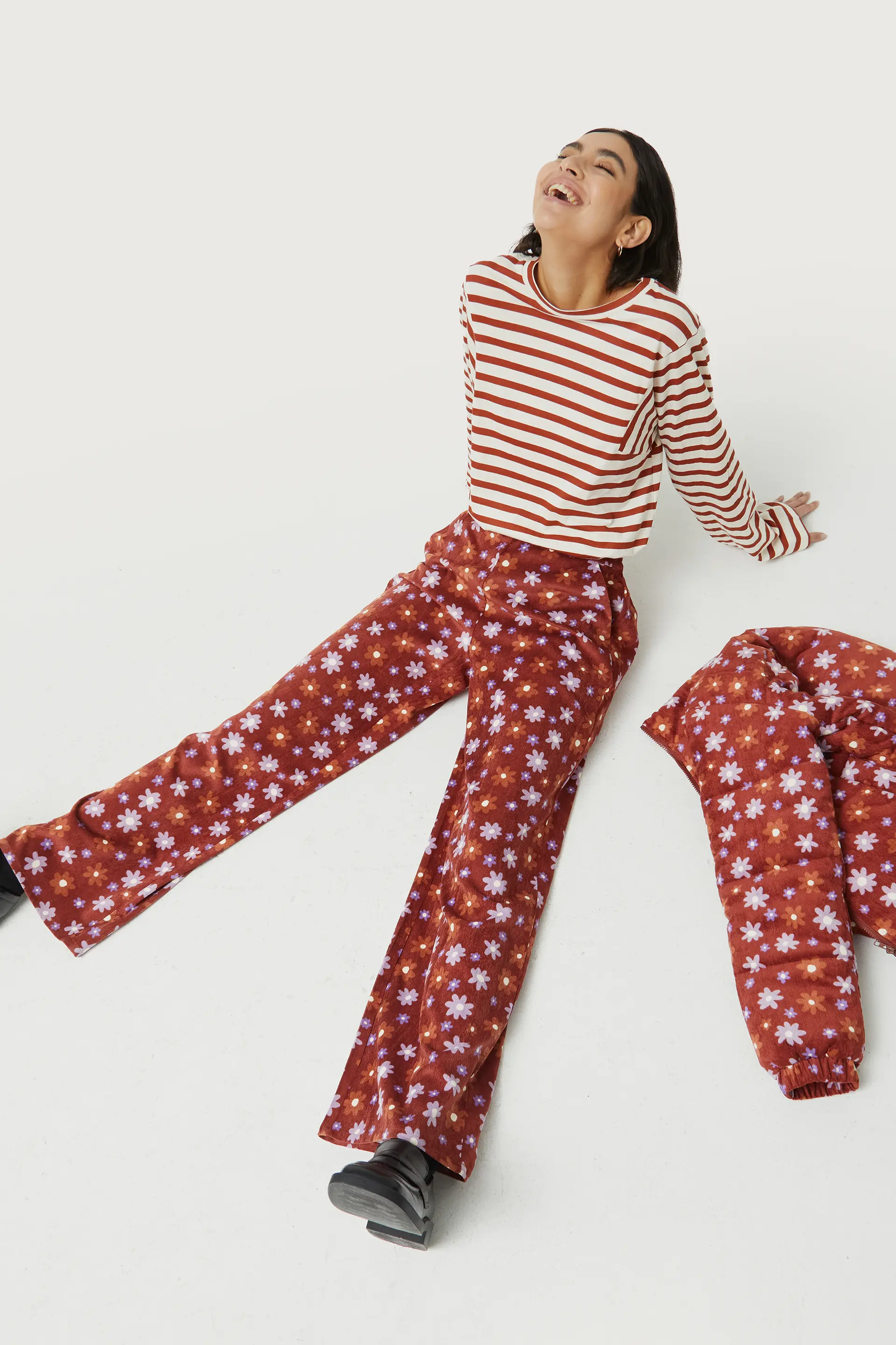 Pantalón de pana estampado floral Montana - Image 4