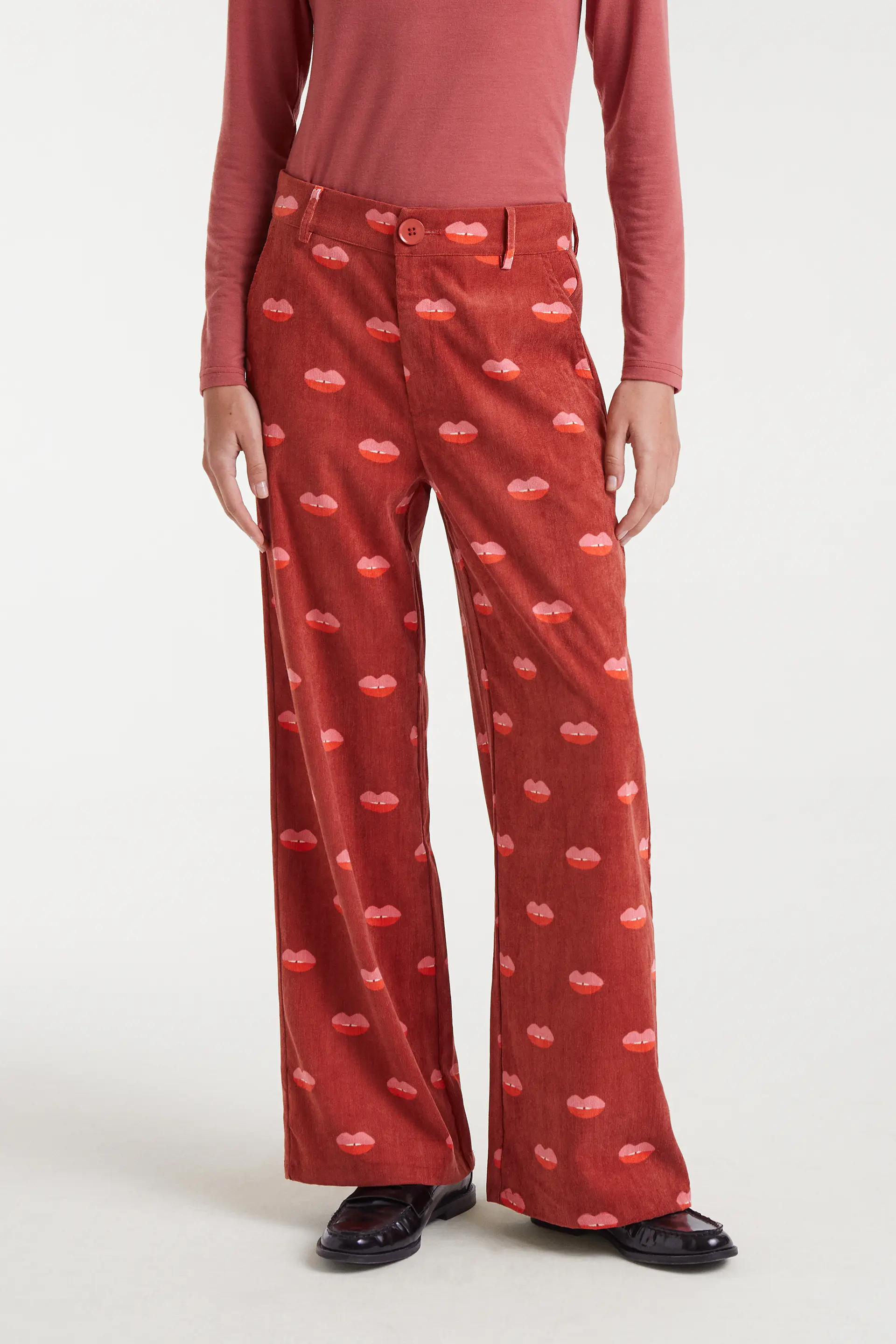 Pantalón de pana estampando Lips