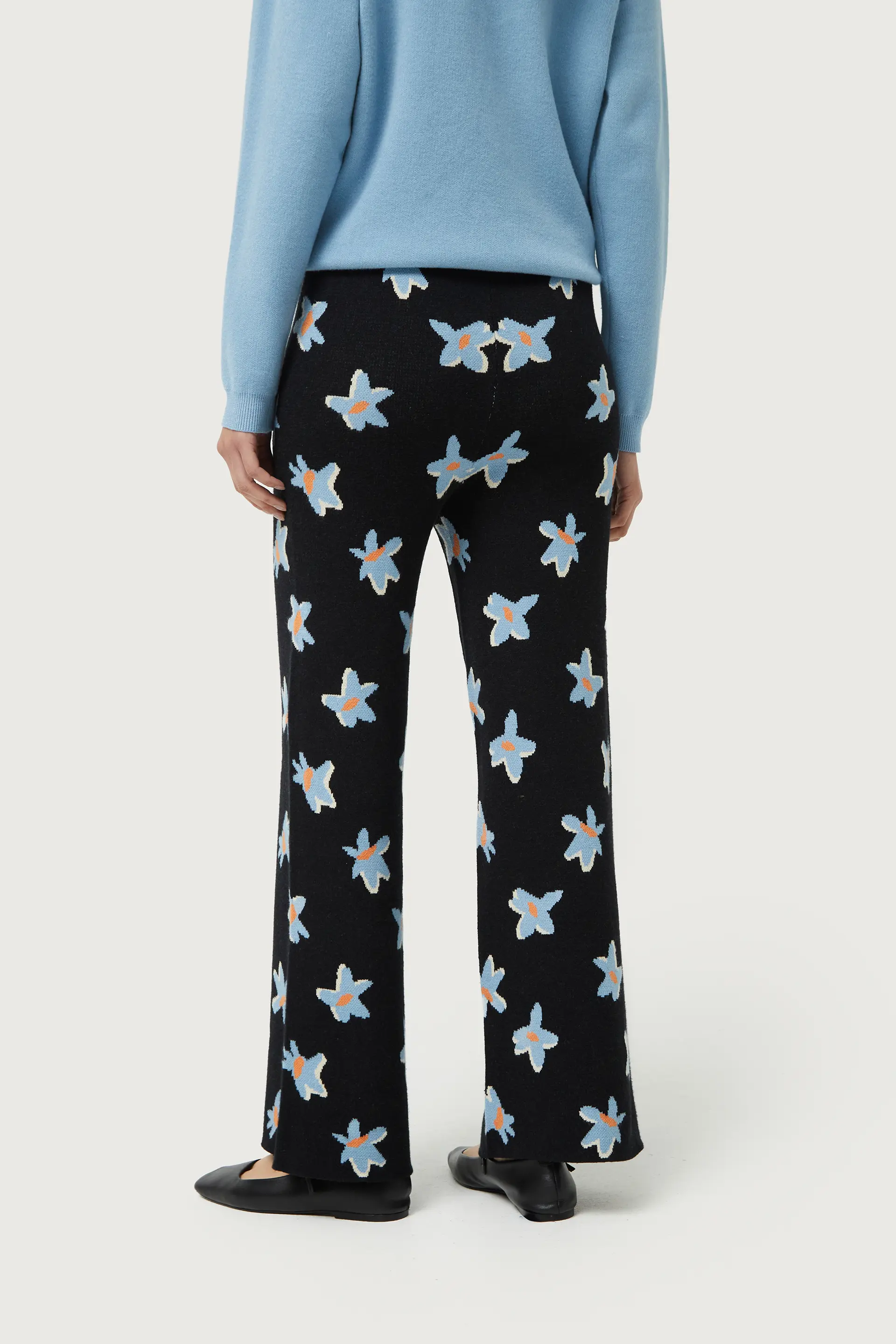 Pantalón de punto jacquard estampado floral Calatea negro - Image 5